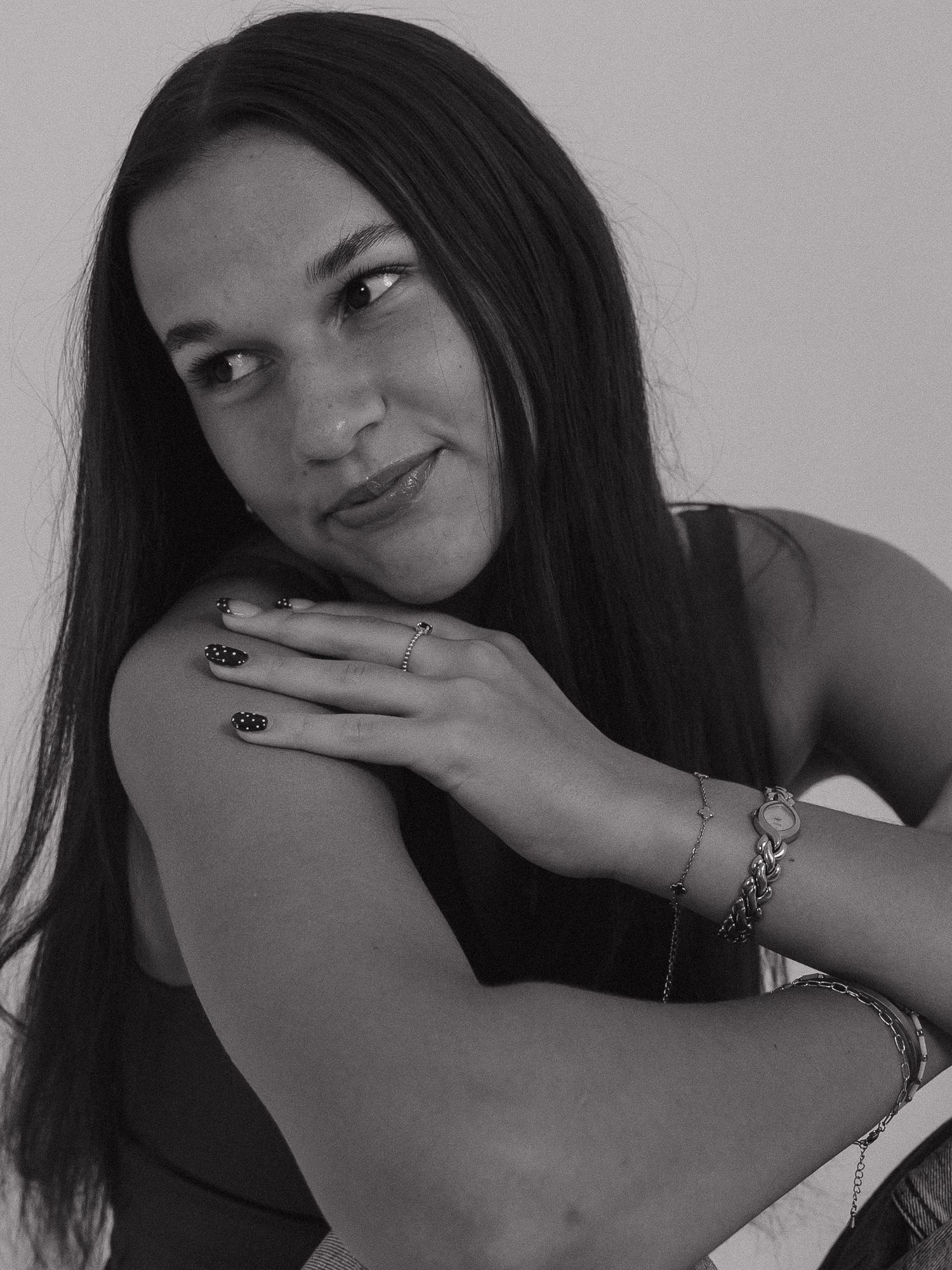 Portrait session with relaxed posing and natural expression