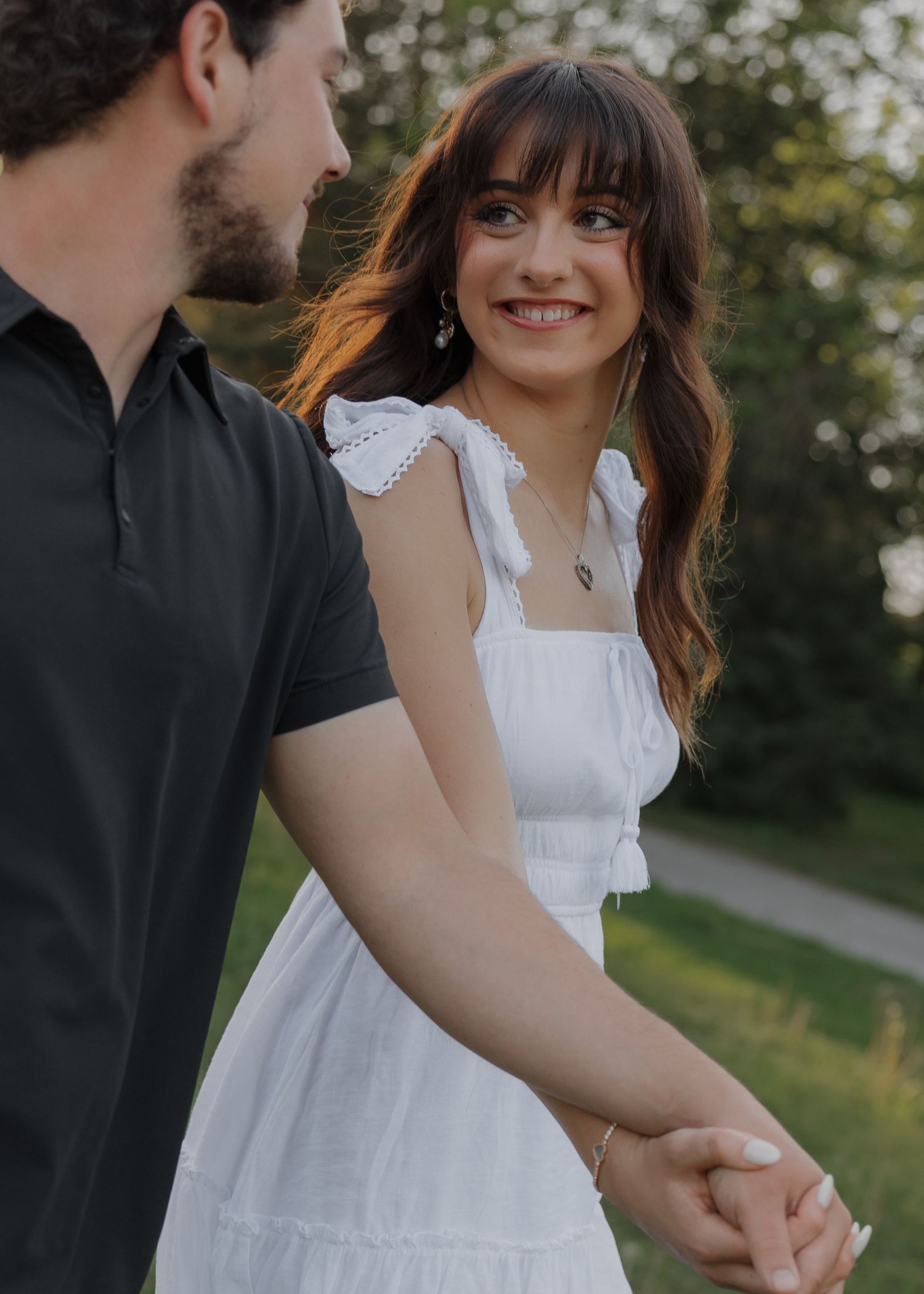 Relaxed couple session with casual outfits