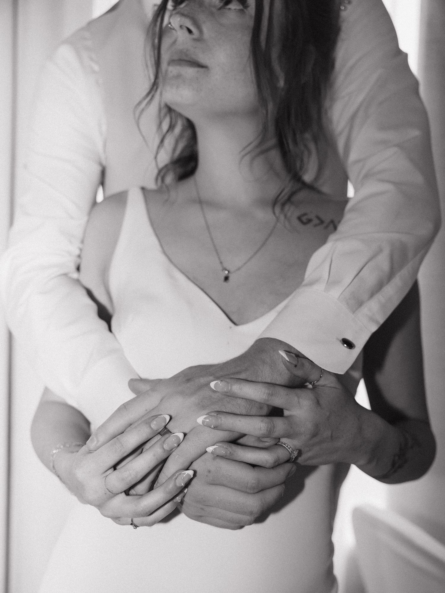 soft and dramatic wedding portaits