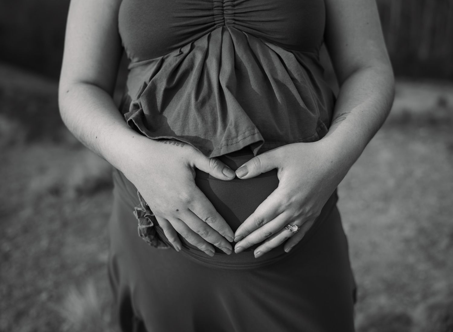 Outdoor maternity session