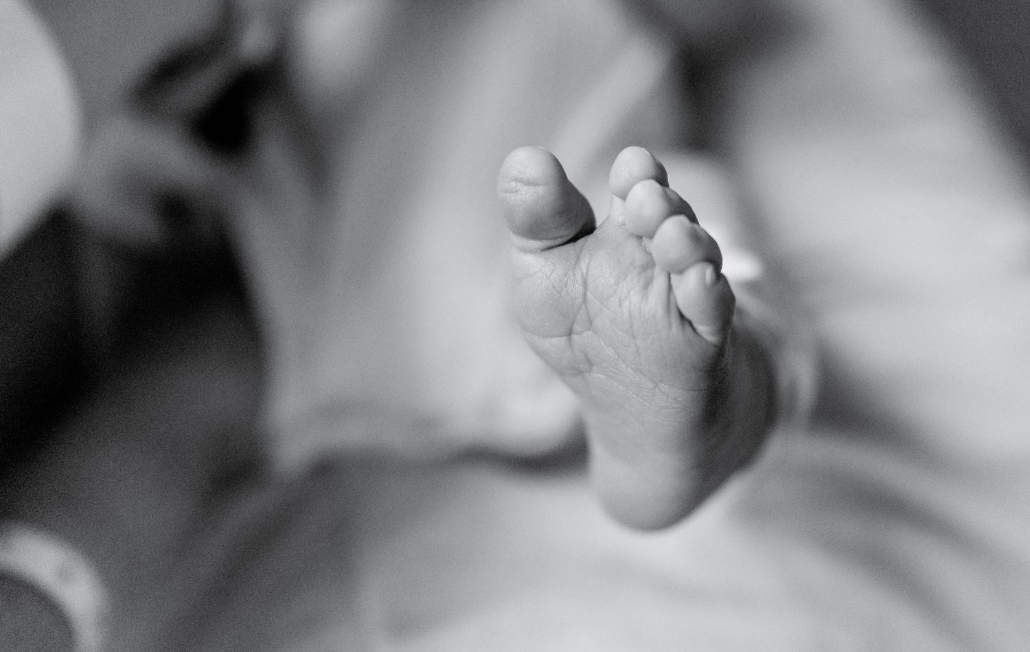 Newborn photography at Baton Rouge’s Woman’s Hospital — timeless, heartfelt portraits capturing the first precious moments with your baby.