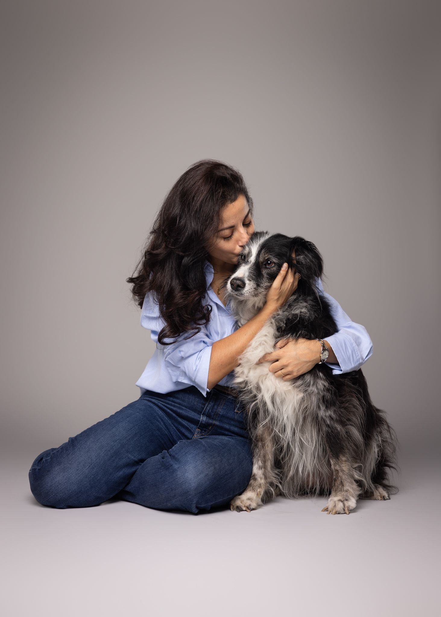 eigenaar en senior hond fotograferen