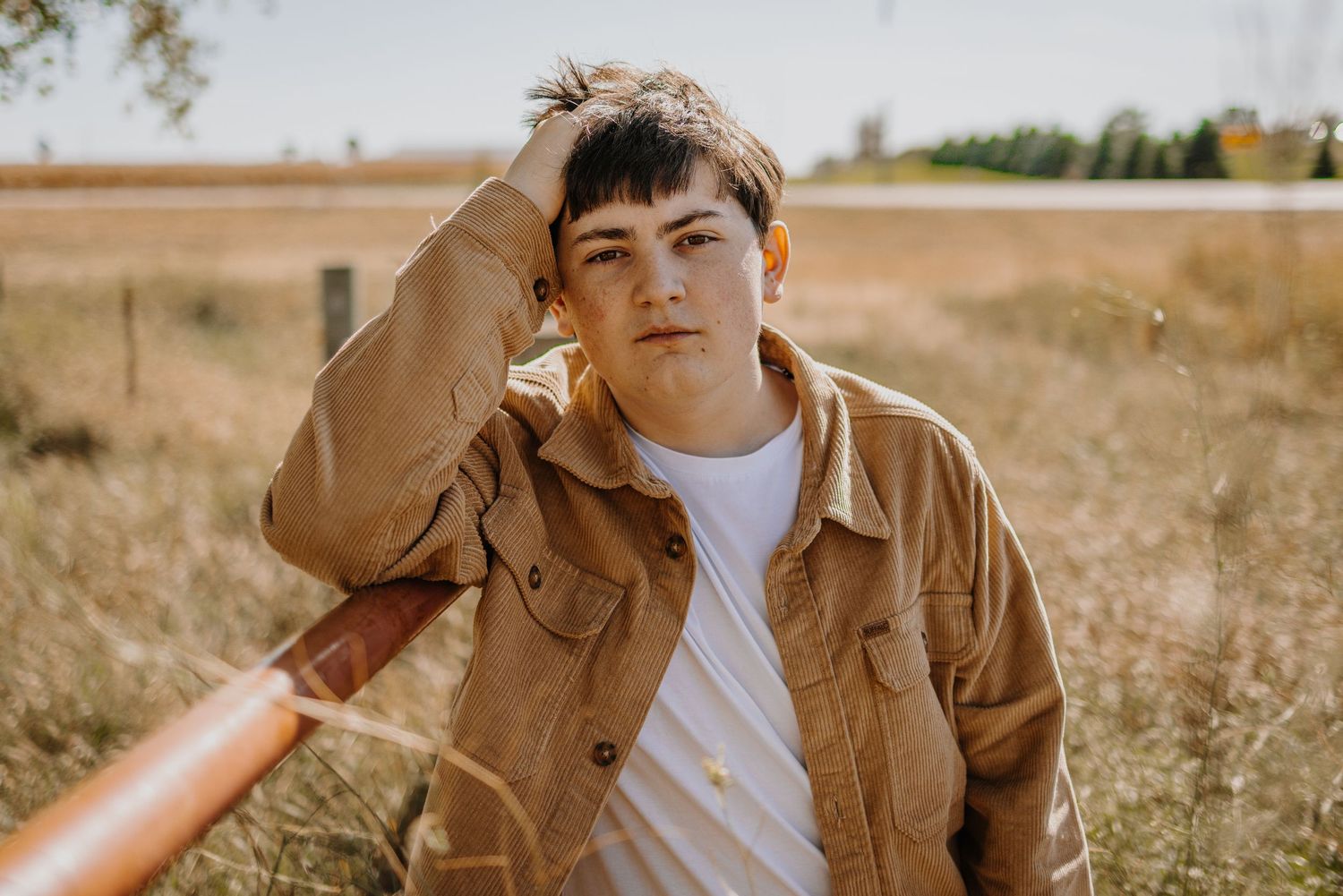 Minneapolis senior photographer capturing outdoor senior portraits