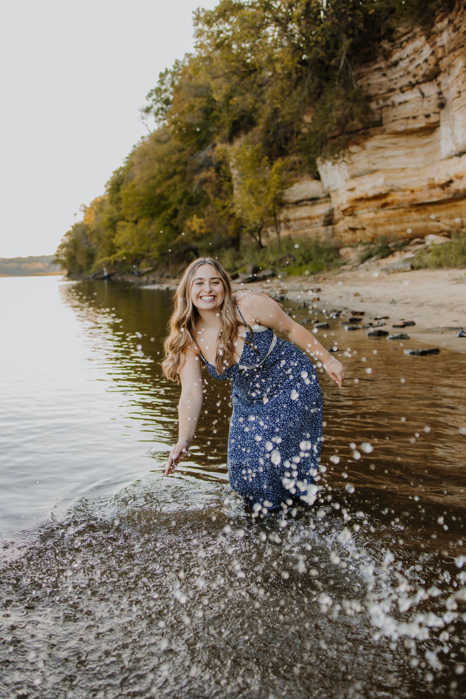 Minneapolis senior photographer capturing outdoor senior portraits