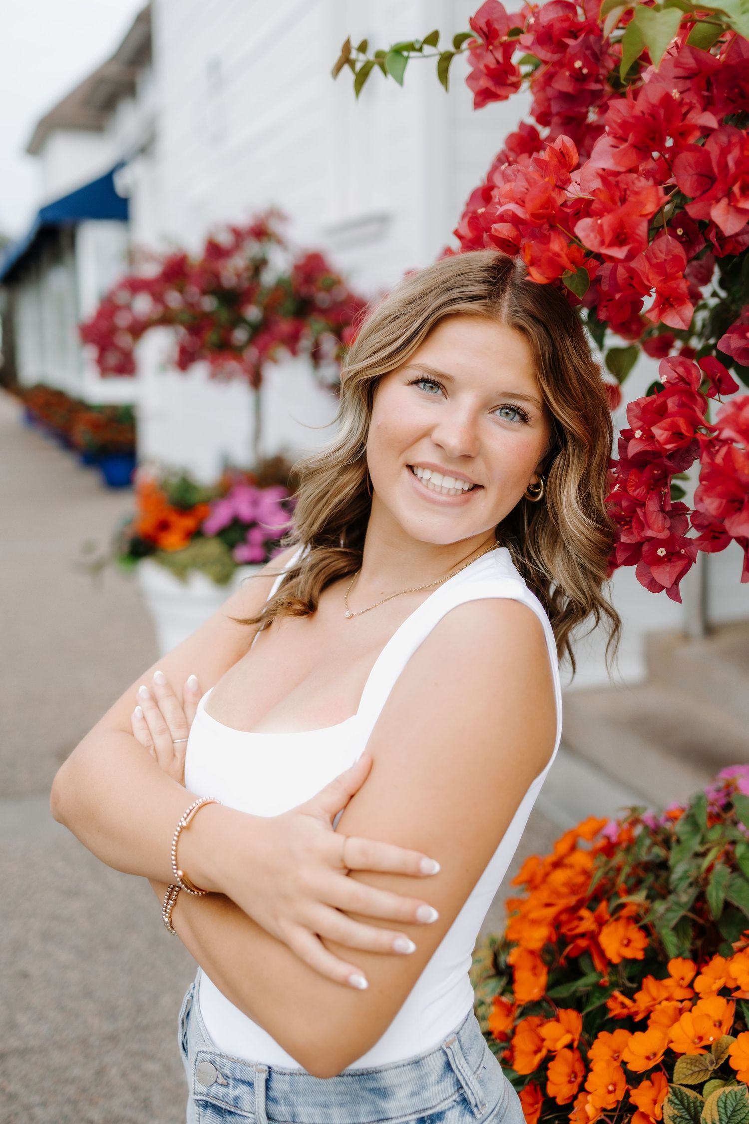 Classic and Vibrant Senior Pictures in Wayzata, Minnesota by WilanrieBPhotography