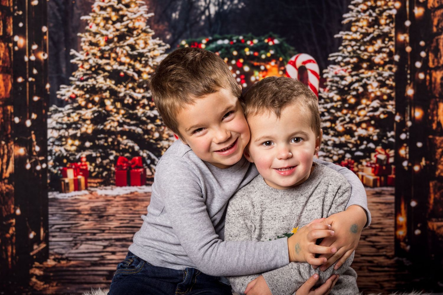 Christmas Family portraits | Russell Flea Market | Ottawa Wedding & Lifestyle Photographer | Tim Gowling Photography