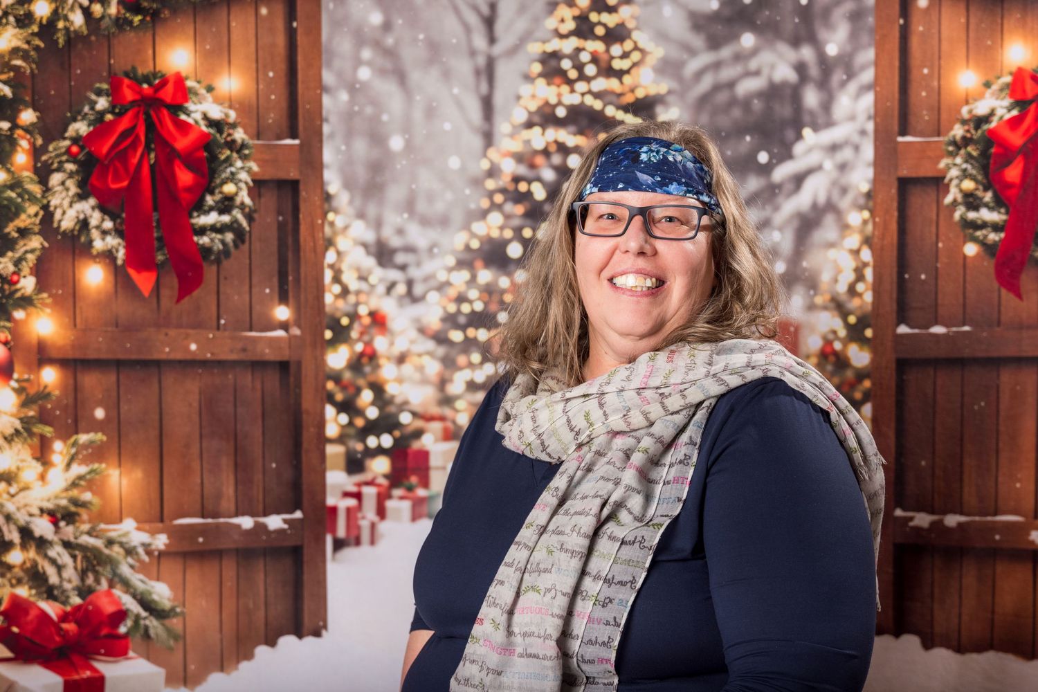 Christmas Family portraits | Russell Flea Market | Ottawa Wedding & Lifestyle Photographer | Tim Gowling Photography