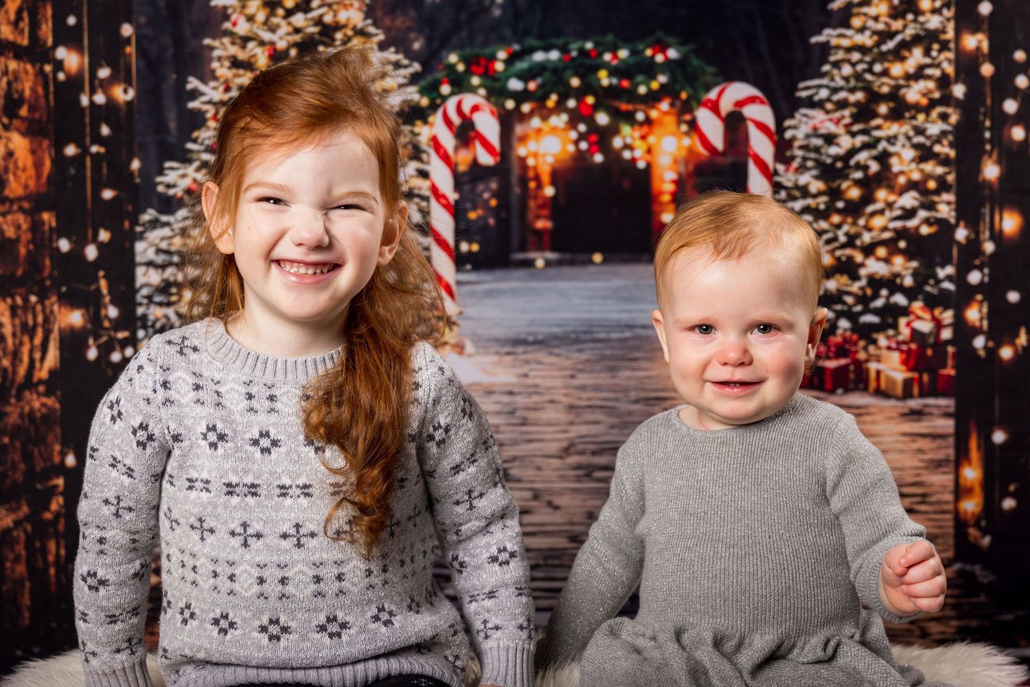 Christmas Family portraits | Russell Flea Market | Ottawa Wedding & Lifestyle Photographer | Tim Gowling Photography