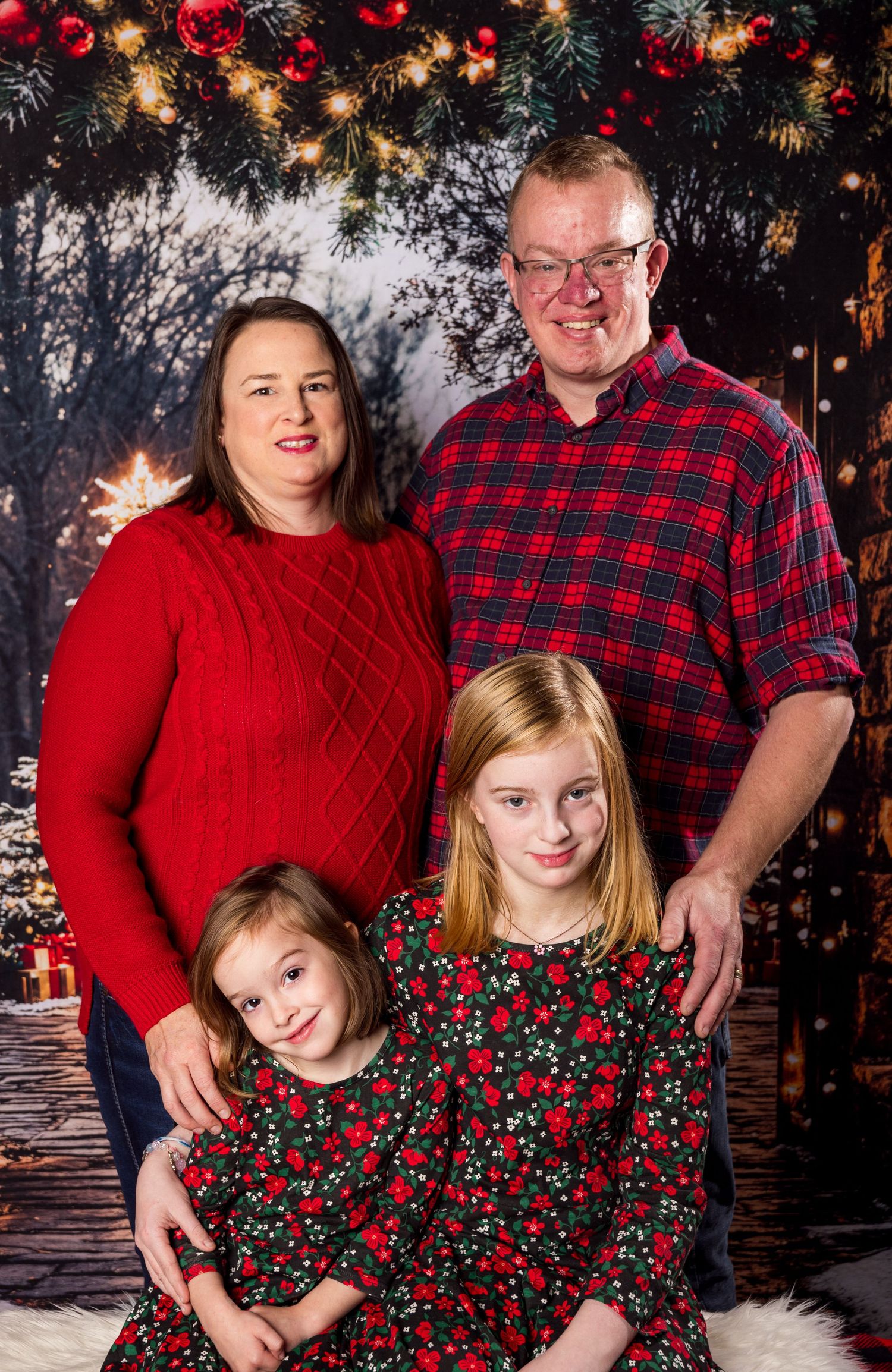 Christmas Family portraits | Russell Flea Market | Ottawa Wedding & Lifestyle Photographer | Tim Gowling Photography