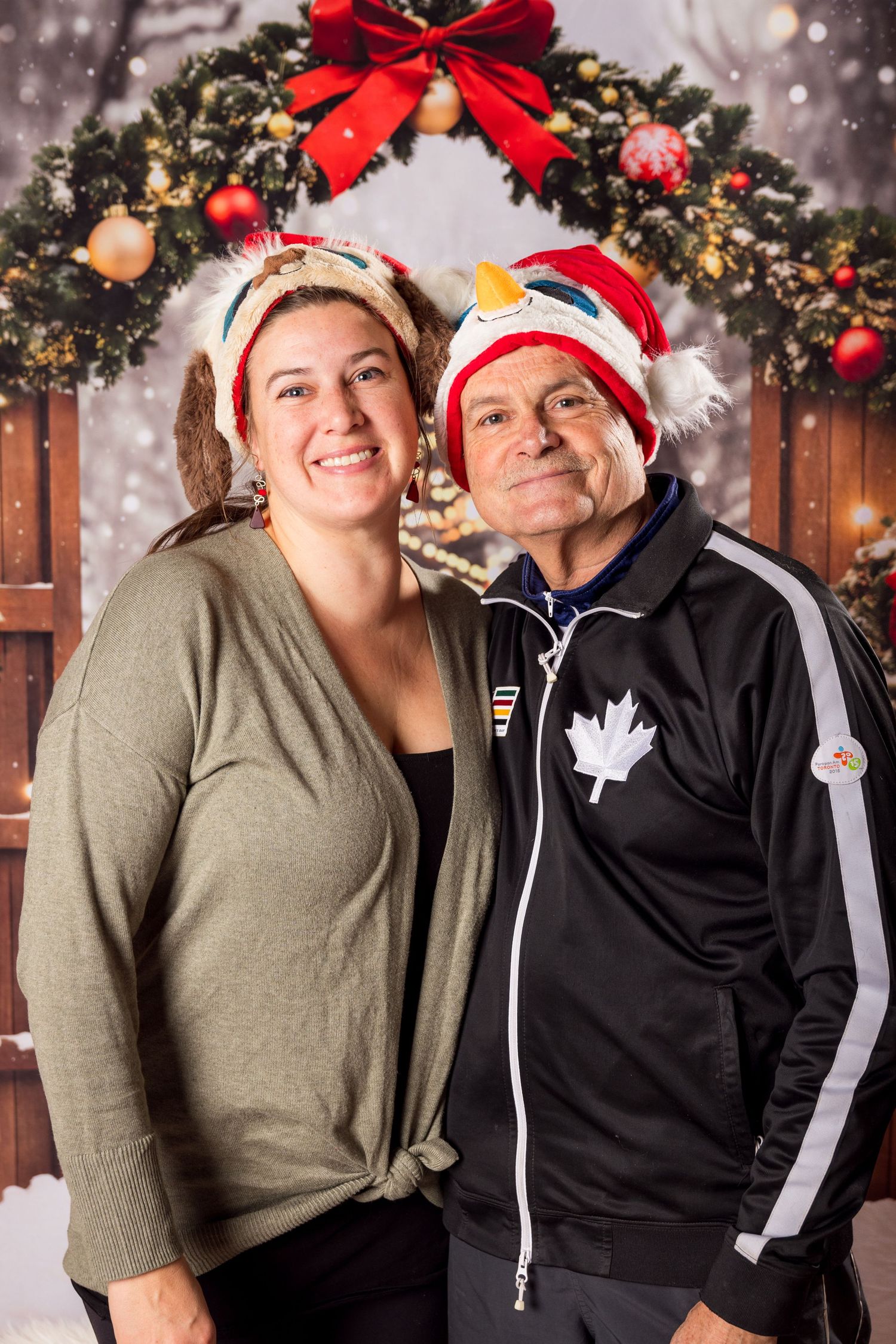 Christmas Family portraits | Russell Flea Market | Ottawa Wedding & Lifestyle Photographer | Tim Gowling Photography