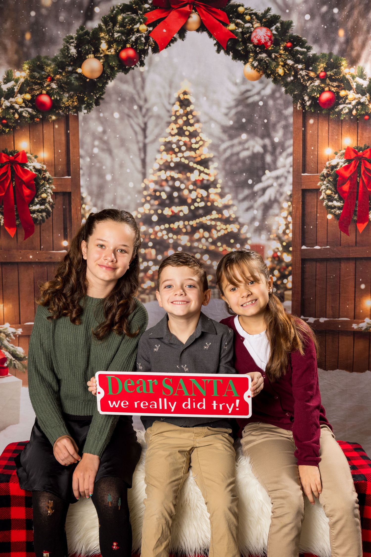Christmas Family portraits | Russell Flea Market | Ottawa Wedding & Lifestyle Photographer | Tim Gowling Photography