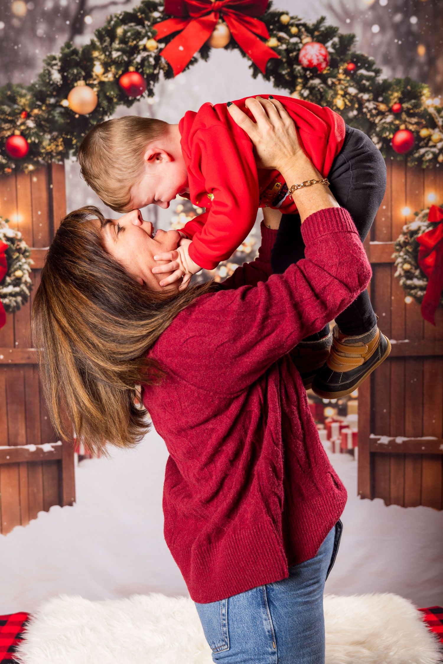 Christmas Family portraits | Russell Flea Market | Ottawa Wedding & Lifestyle Photographer | Tim Gowling Photography