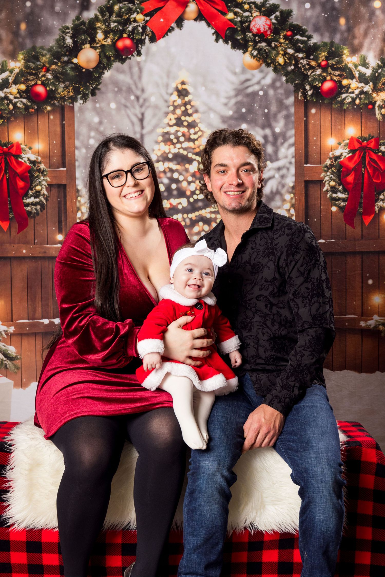 Christmas Family portraits | Russell Flea Market | Ottawa Wedding & Lifestyle Photographer | Tim Gowling Photography