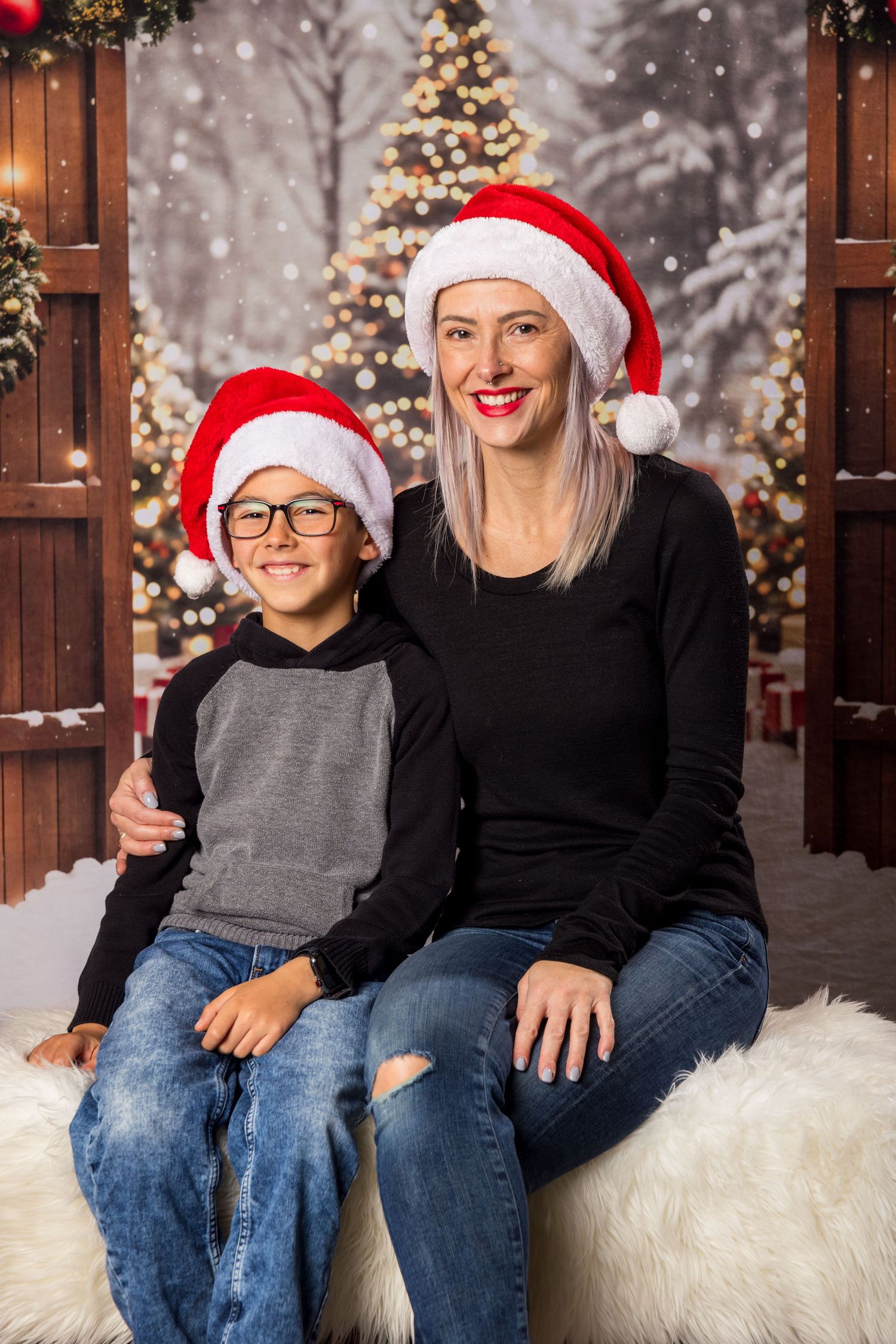 Christmas Family portraits | Russell Flea Market | Ottawa Wedding & Lifestyle Photographer | Tim Gowling Photography