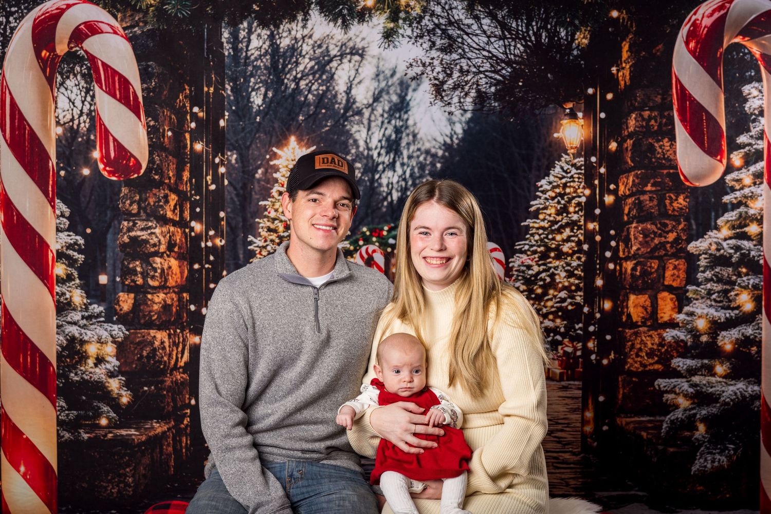 Christmas Family portraits | Russell Flea Market | Ottawa Wedding & Lifestyle Photographer | Tim Gowling Photography