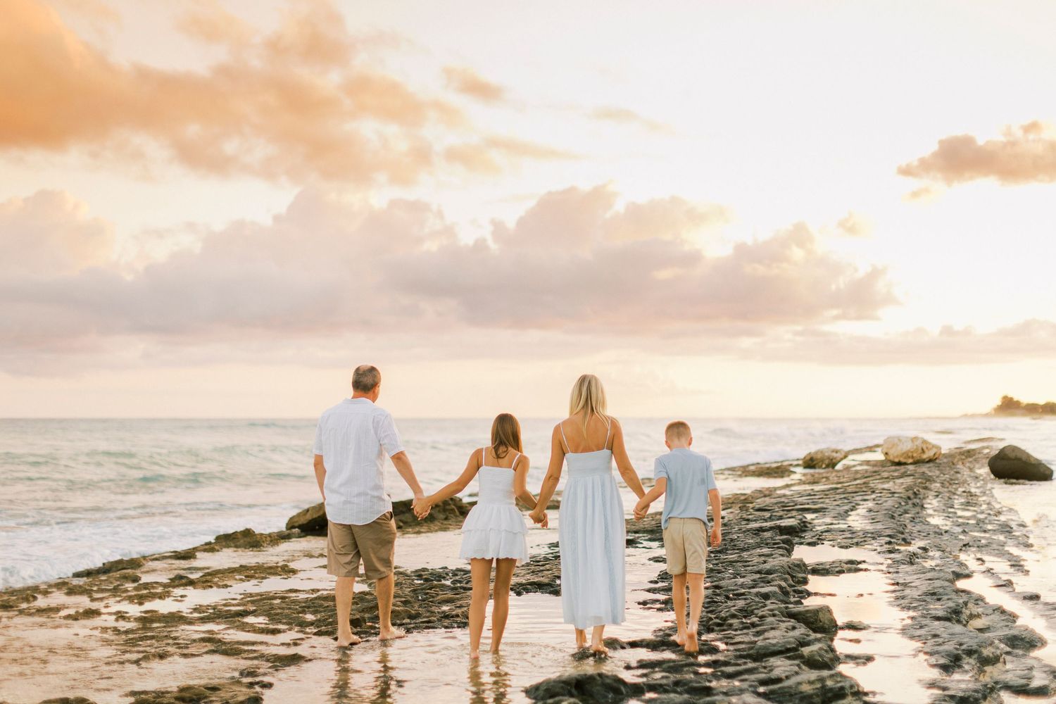 Oahu family photography session on a beautiful Hawaii beach.
Natural family portraits captured on Oahu by Ashalee Soule Photography.
Family