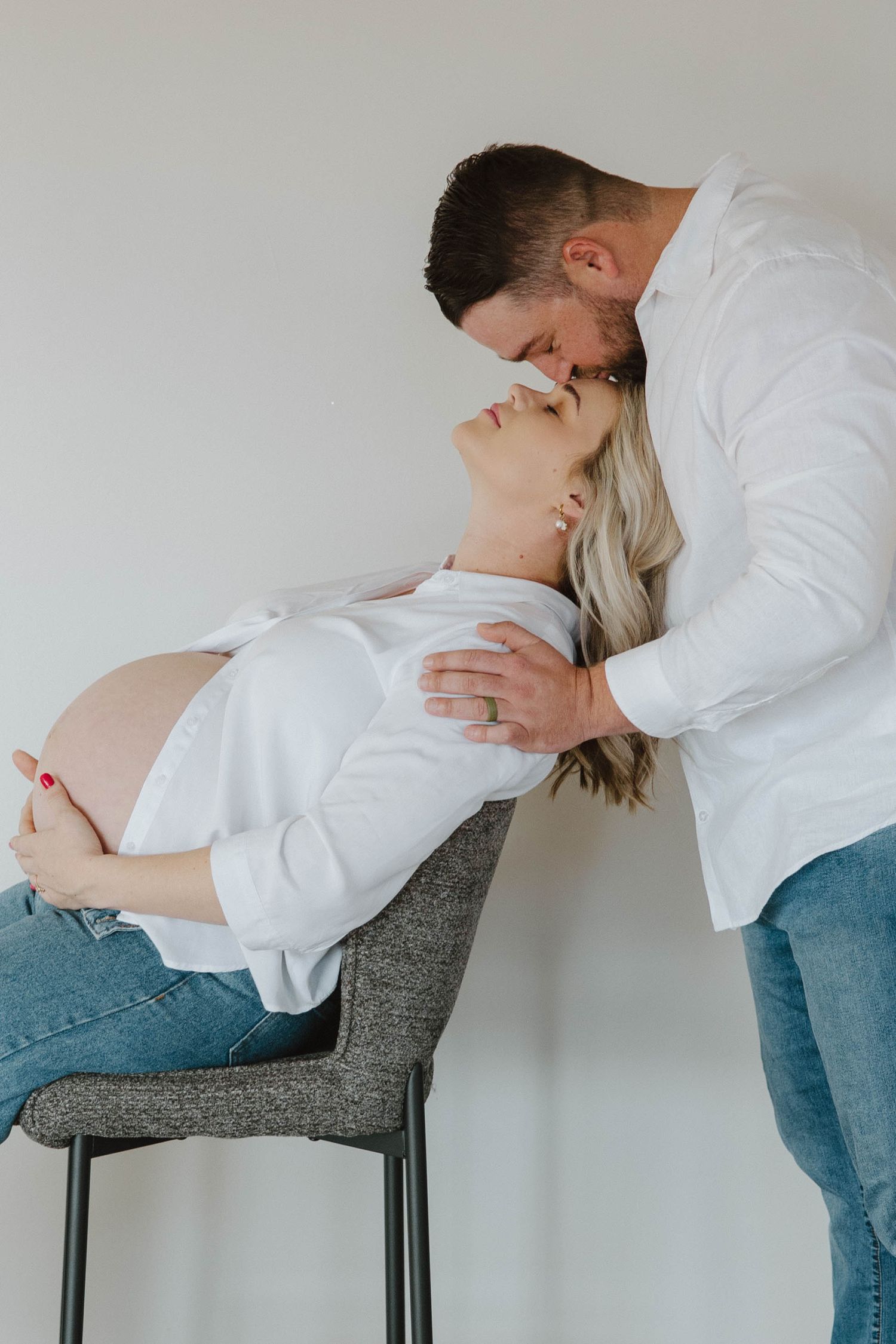 Natural light indoor maternity photography in Jeffrey’s Bay South Africa
