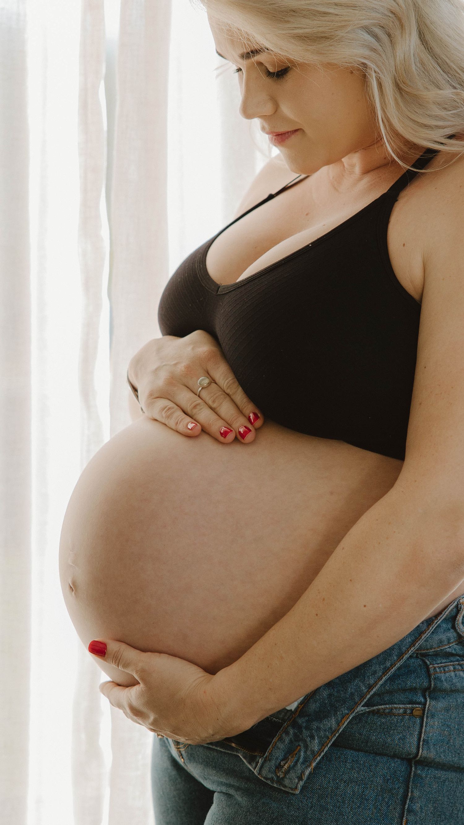 Natural light indoor maternity photography in Jeffrey’s Bay South Africa
