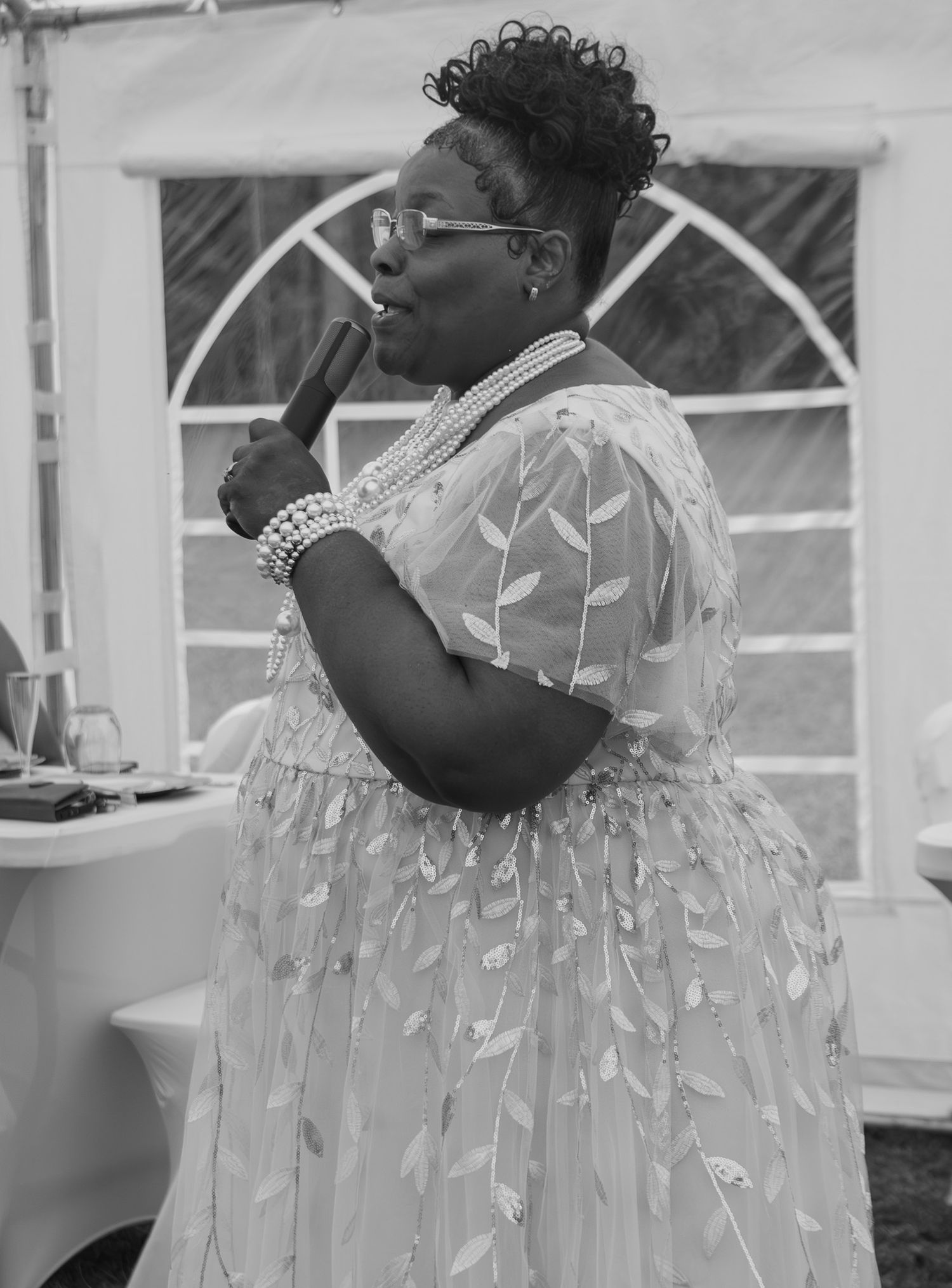Candid wedding reception moment at Georgia backyard wedding, Kaylin Ross Photography