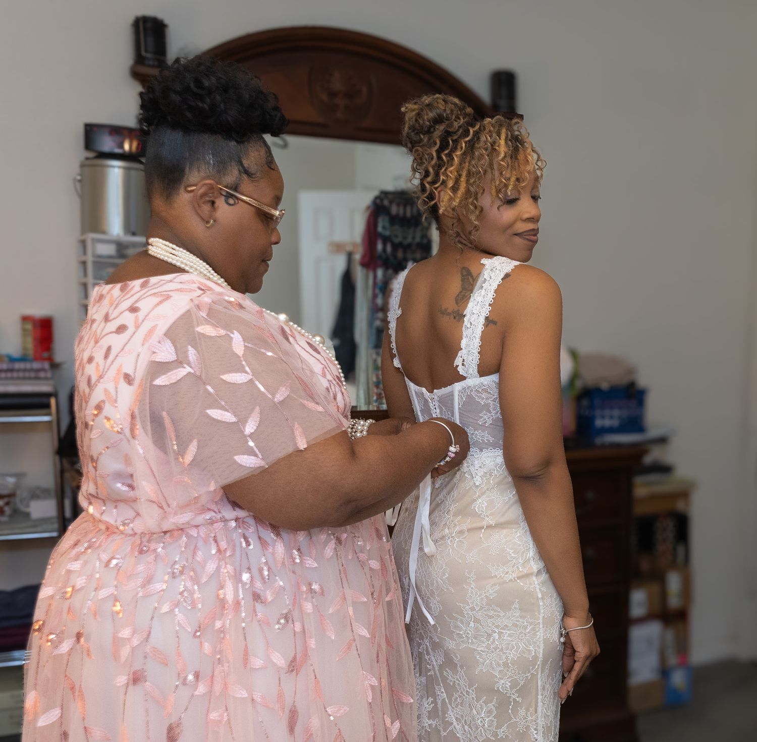 Outdoor backyard wedding ceremony in Georgia photographed by Kaylin Ross Photography