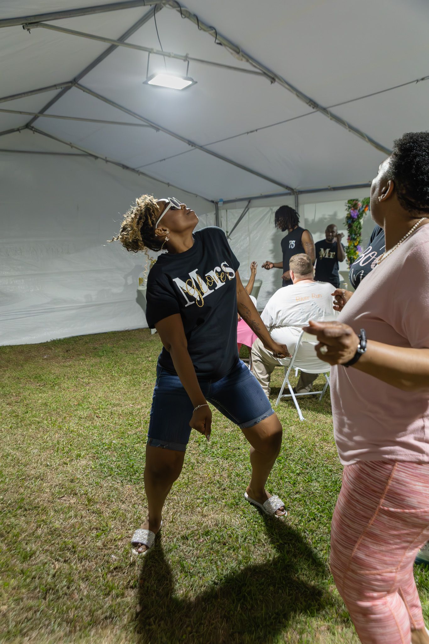 Candid wedding reception moment at Georgia backyard wedding, Kaylin Ross Photography