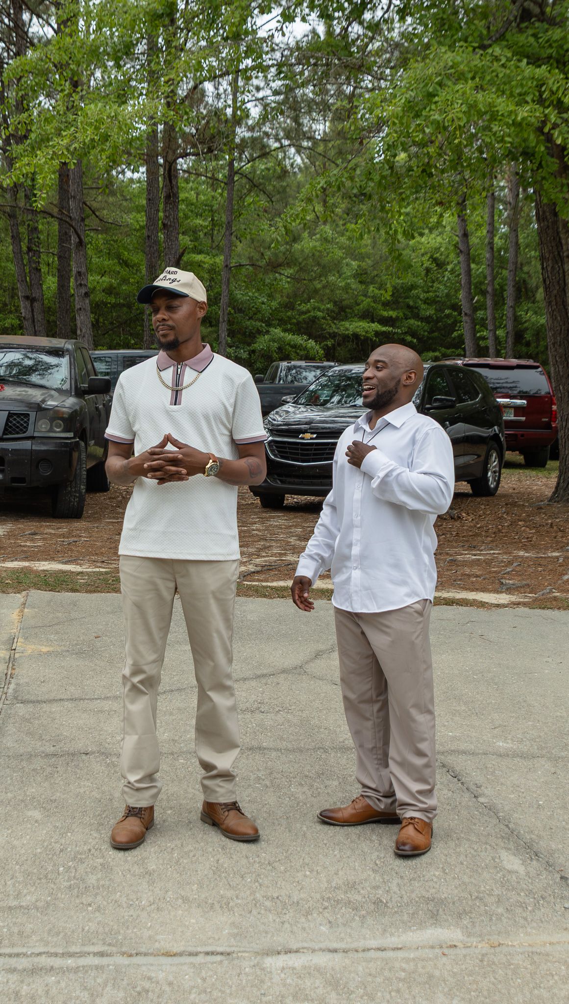 Candid wedding reception moment at Georgia backyard wedding, Kaylin Ross Photography