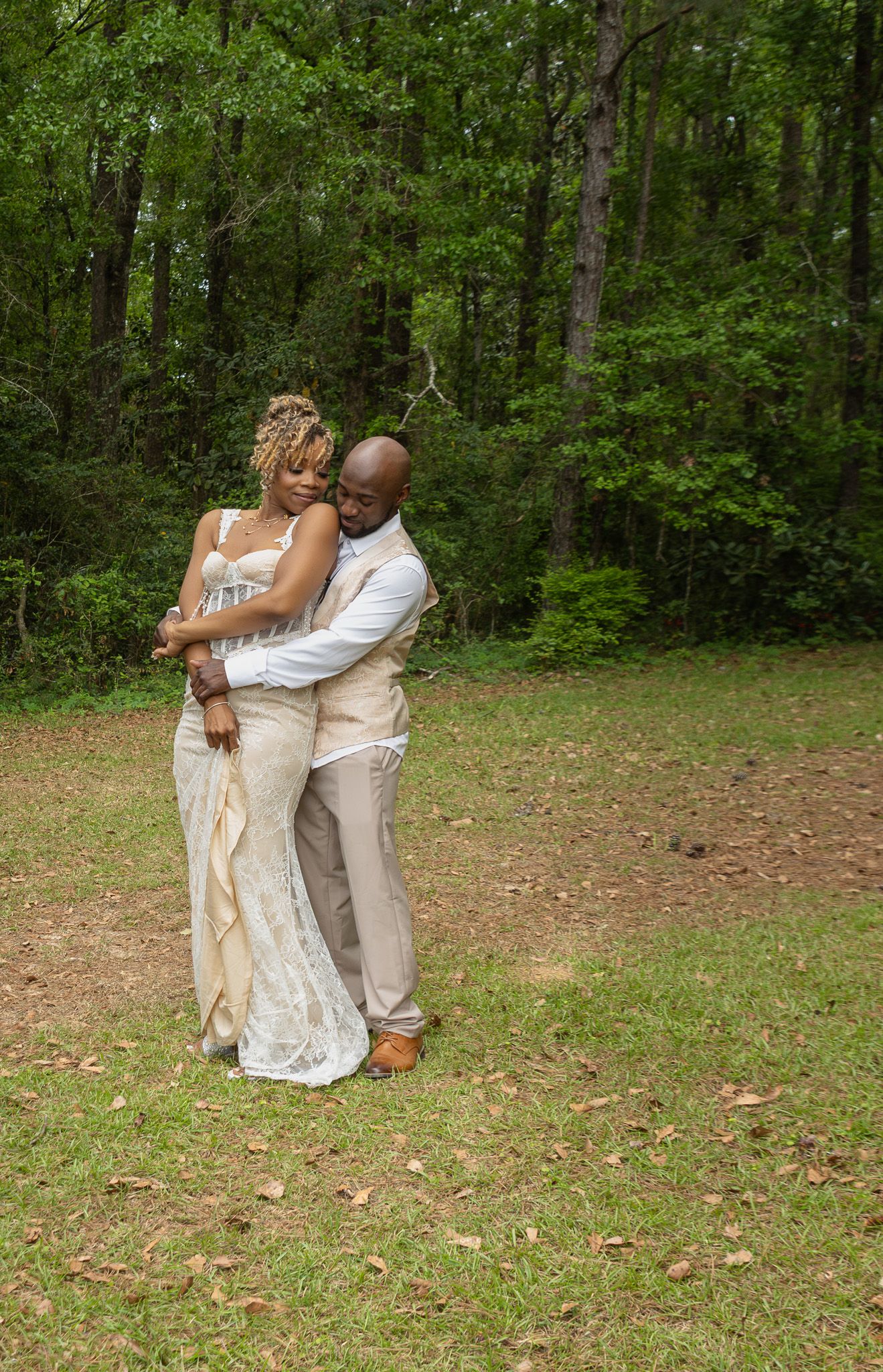 Bride and groom portraits at intimate backyard wedding in Georgia, Kaylin Ross Photography