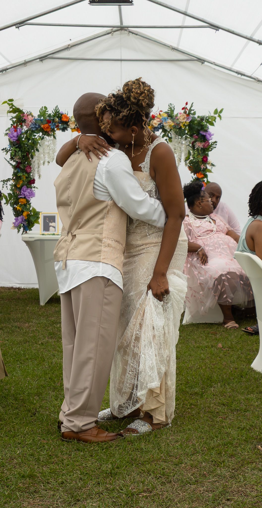 Candid wedding reception moment at Georgia backyard wedding, Kaylin Ross Photography