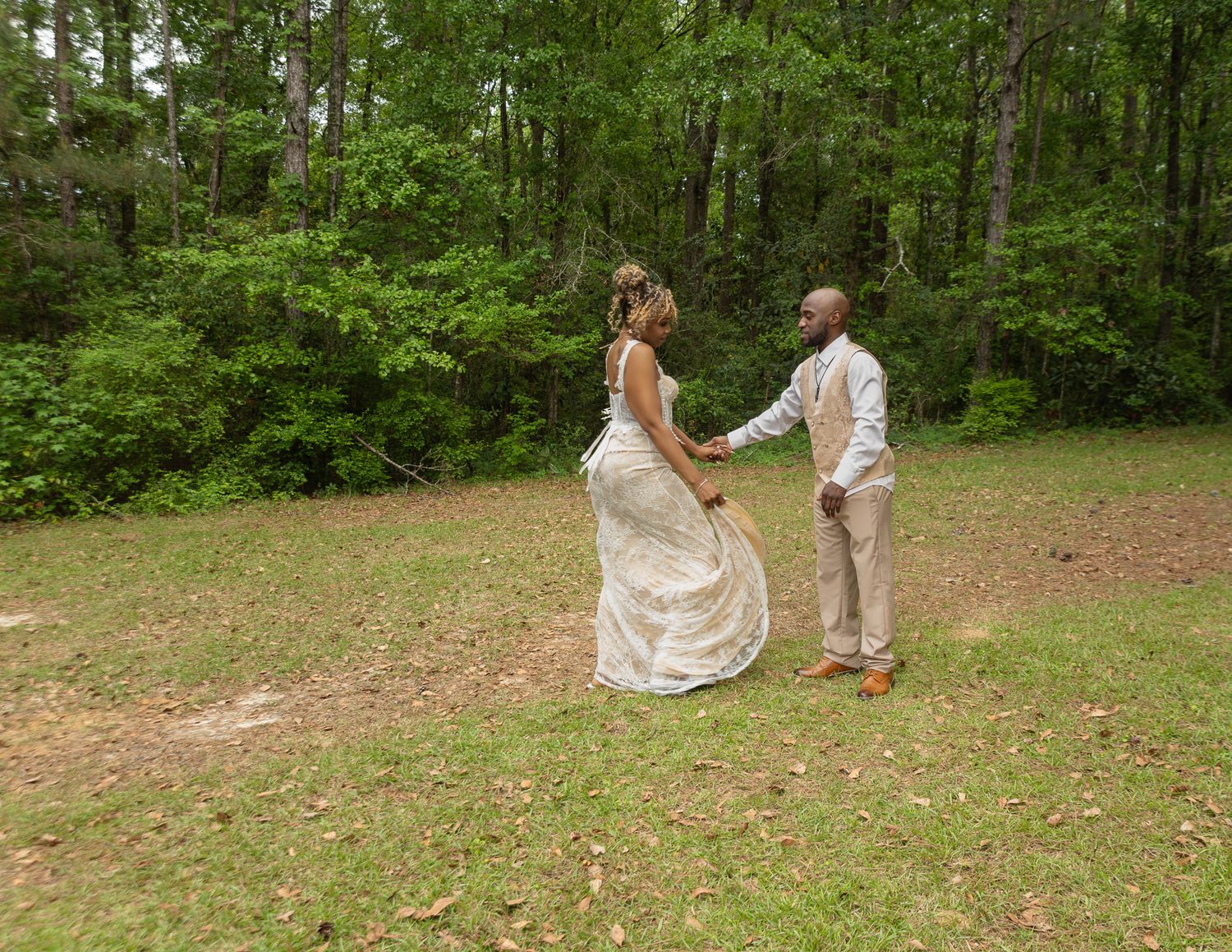Bride and groom portraits at intimate backyard wedding in Georgia, Kaylin Ross Photography