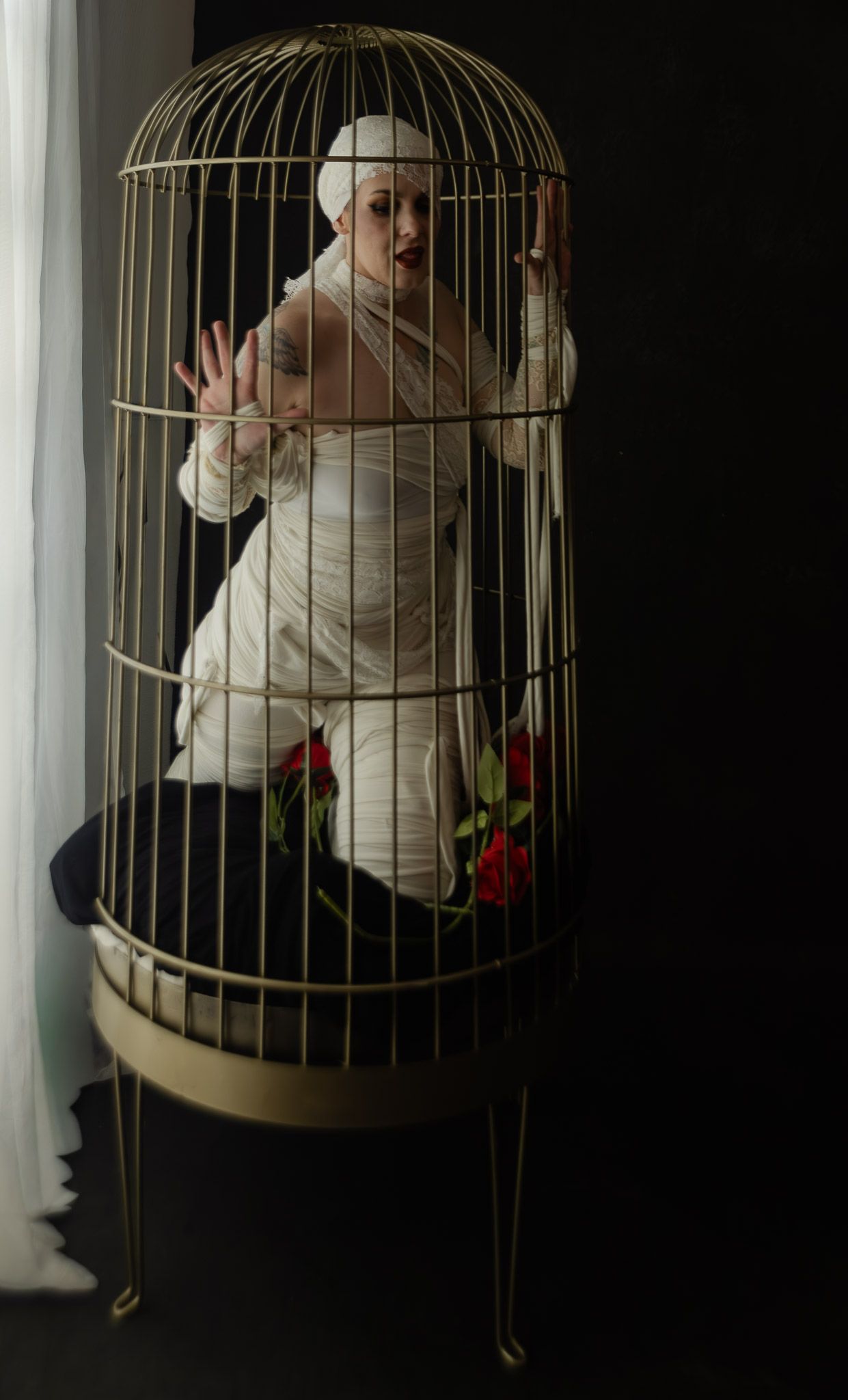Spooky season creative photography session, styled editorial portraits by Kaylin Ross Photography