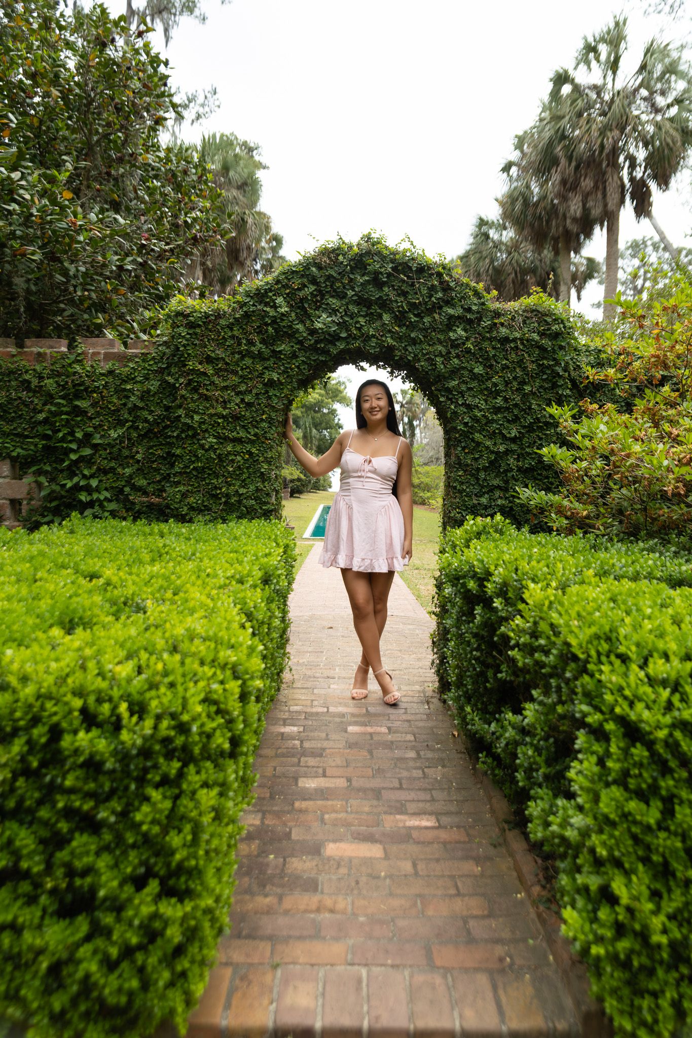 Natural light couples portraits at Alfred B. Maclay Gardens, North Florida, Kaylin Ross Photography