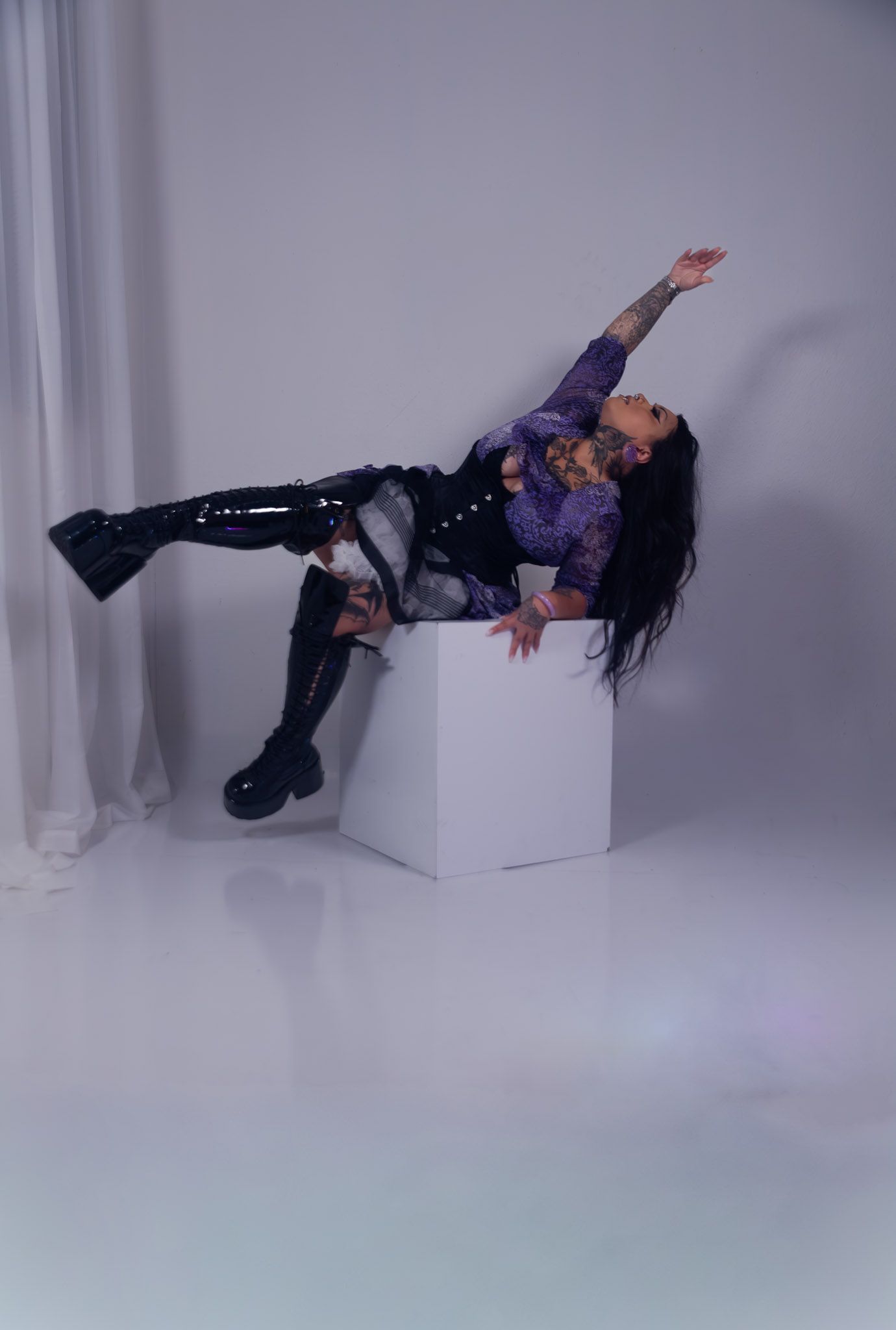 Spooky season creative photography session, styled editorial portraits by Kaylin Ross Photography