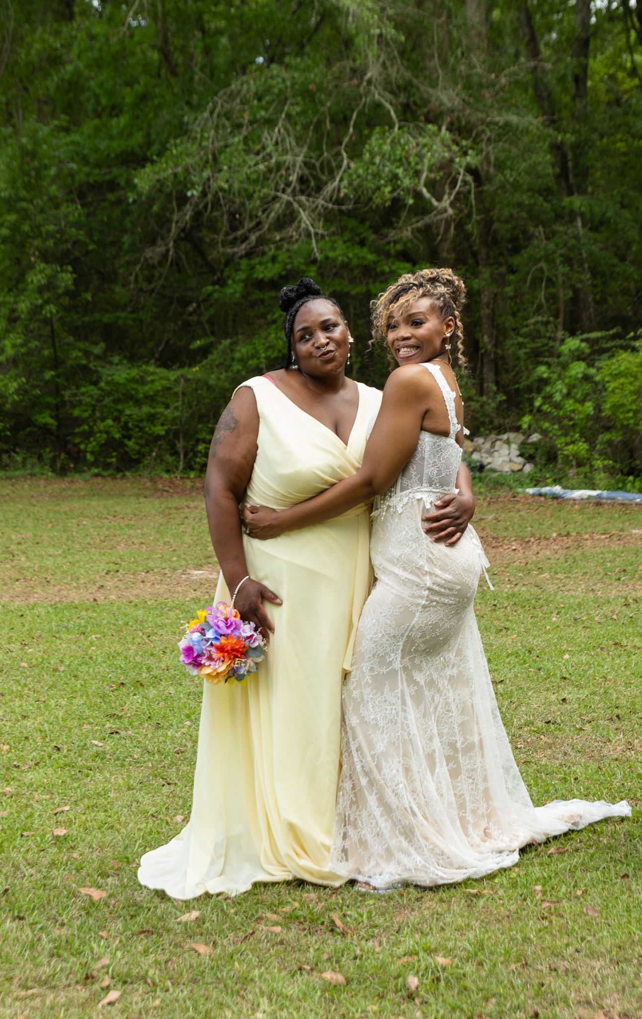Candid wedding reception moment at Georgia backyard wedding, Kaylin Ross Photography