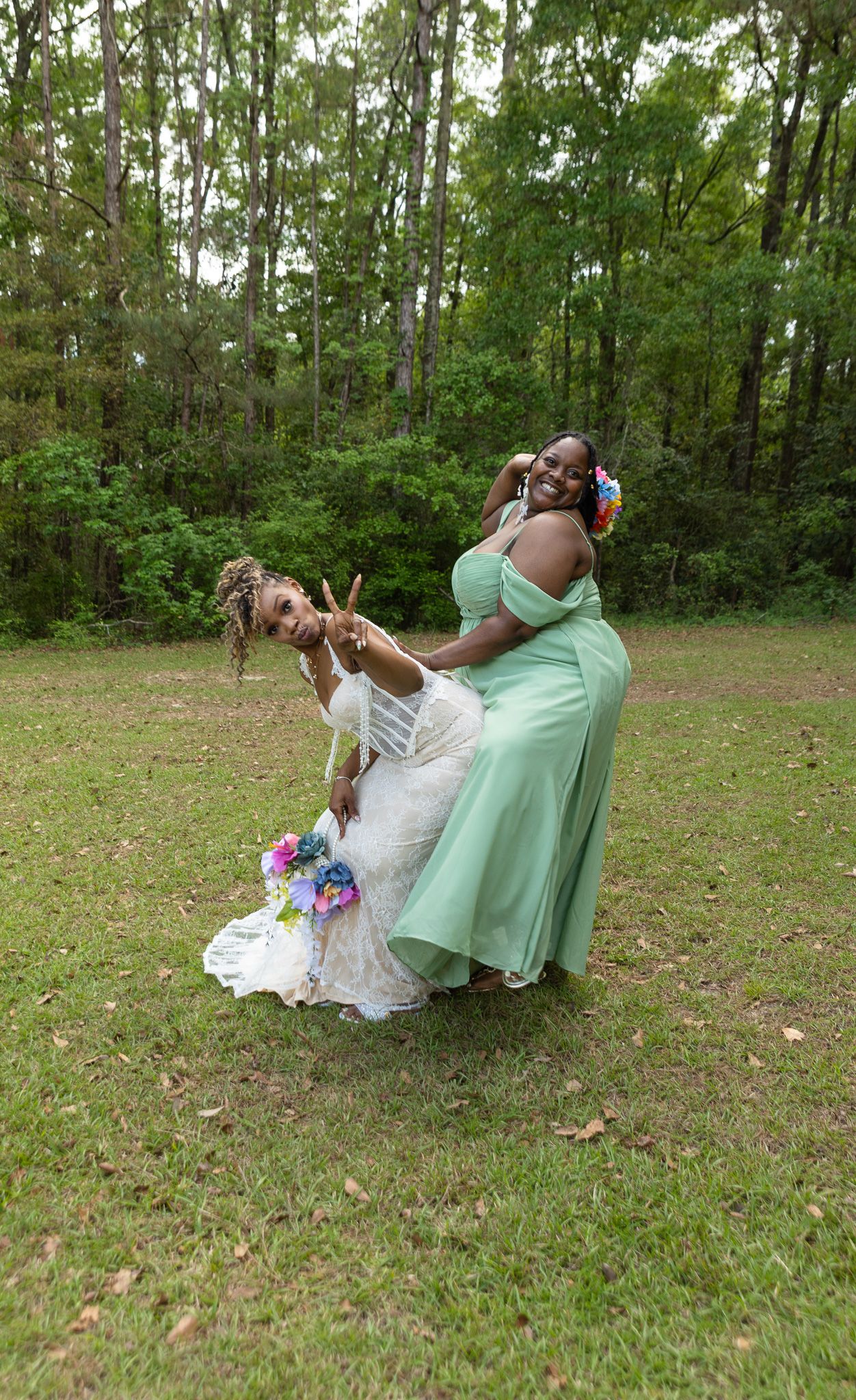 Candid wedding reception moment at Georgia backyard wedding, Kaylin Ross Photography