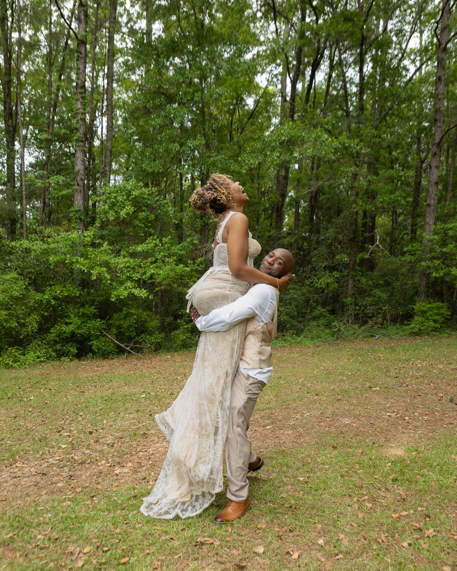 Bride and groom portraits at intimate backyard wedding in Georgia, Kaylin Ross Photography