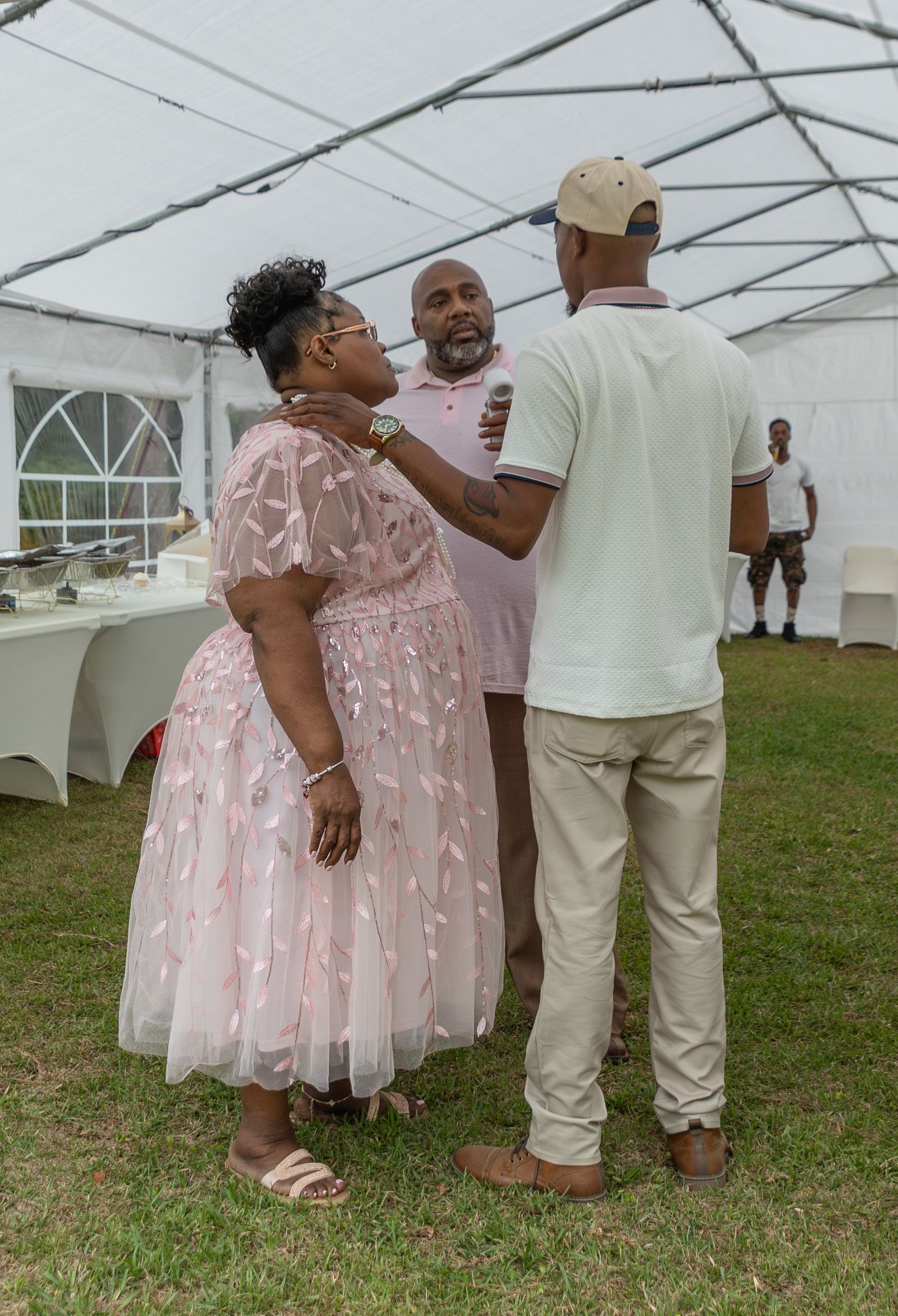 Candid wedding reception moment at Georgia backyard wedding, Kaylin Ross Photography
