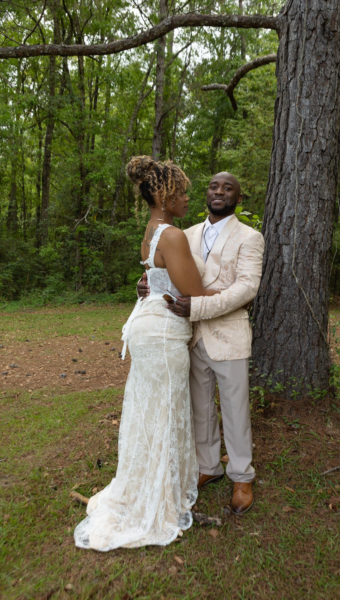 Bride and groom portraits at intimate backyard wedding in Georgia, Kaylin Ross Photography