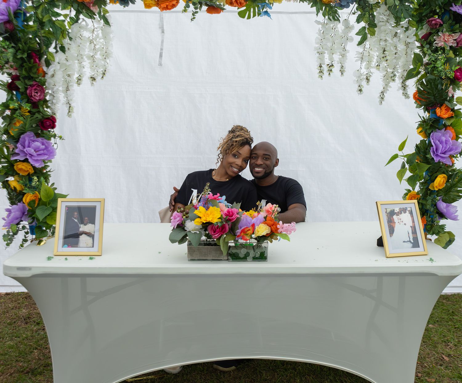 Candid wedding reception moment at Georgia backyard wedding, Kaylin Ross Photography