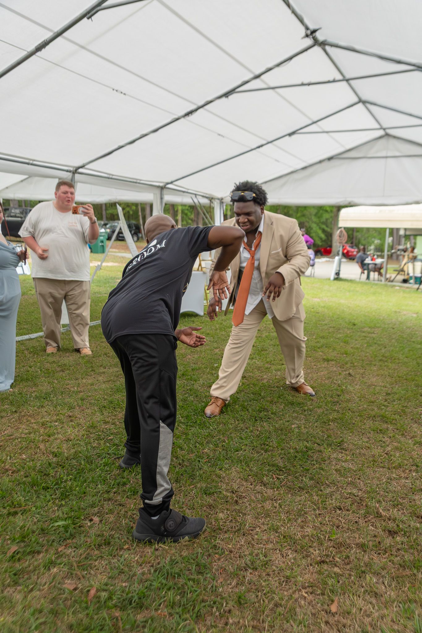 Candid wedding reception moment at Georgia backyard wedding, Kaylin Ross Photography