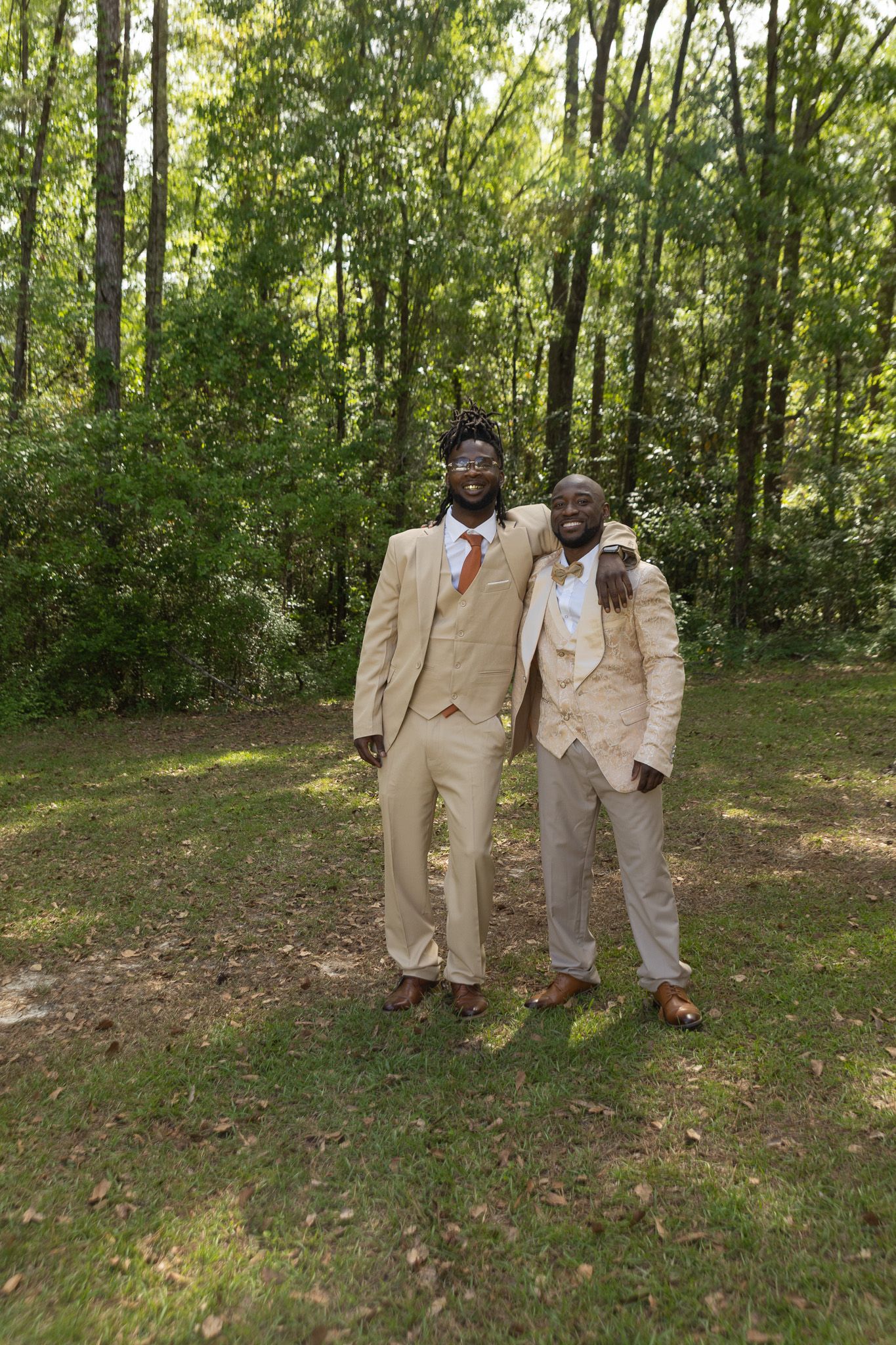 Candid wedding reception moment at Georgia backyard wedding, Kaylin Ross Photography