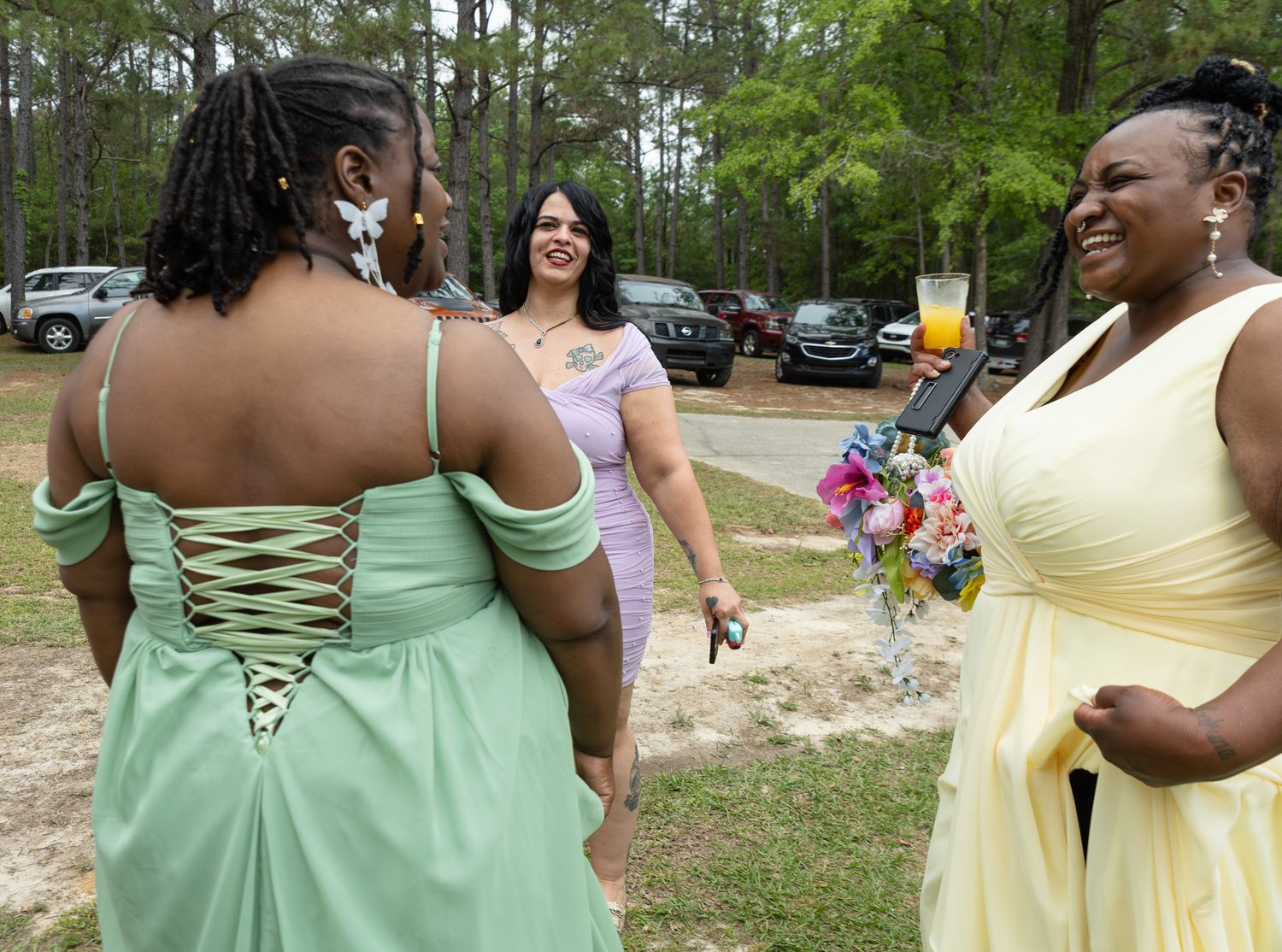 Candid wedding reception moment at Georgia backyard wedding, Kaylin Ross Photography