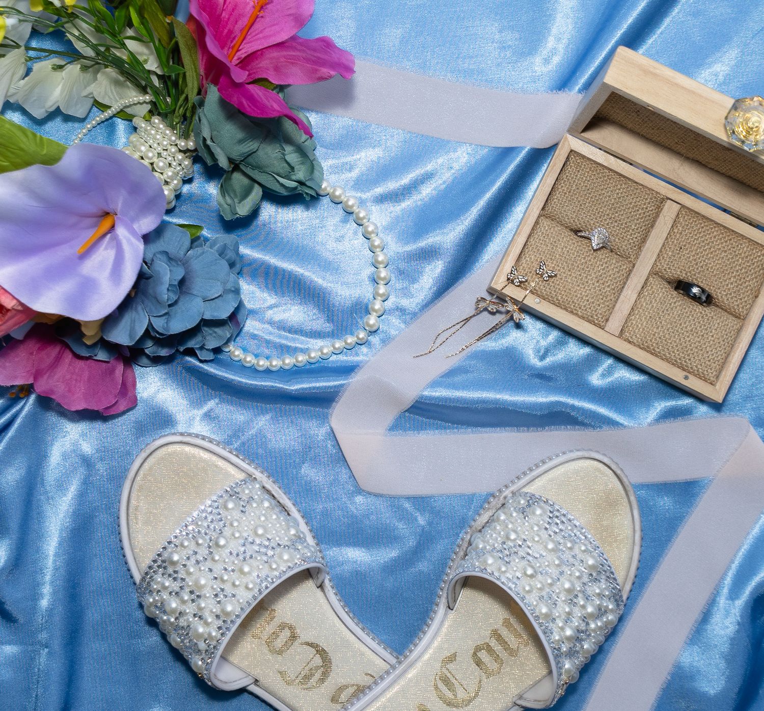 Wedding day details at a private Georgia backyard wedding, photographed by Kaylin Ross Photography