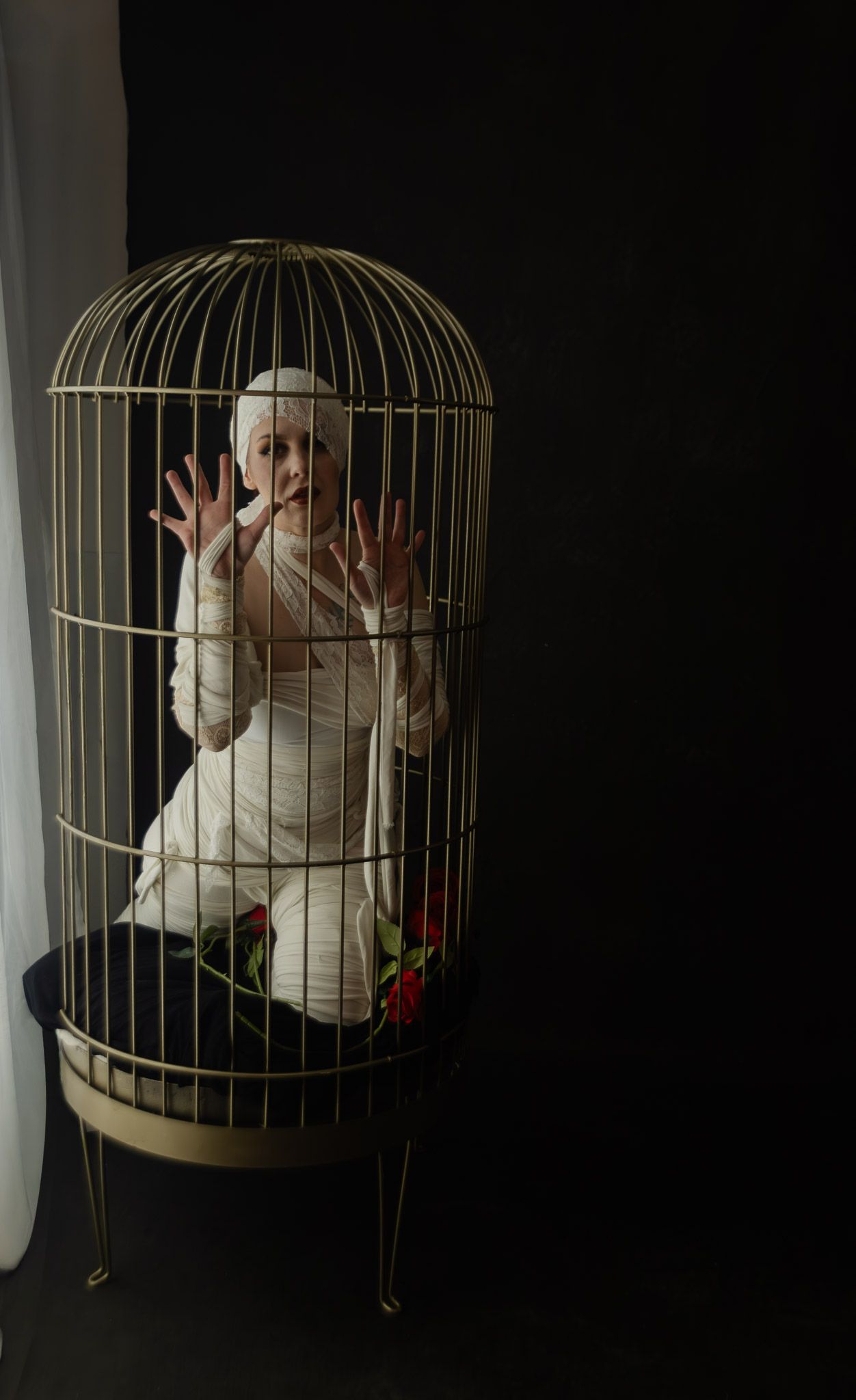 Spooky season creative photography session, styled editorial portraits by Kaylin Ross Photography