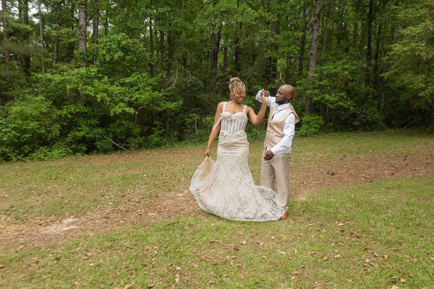 Bride and groom portraits at intimate backyard wedding in Georgia, Kaylin Ross Photography