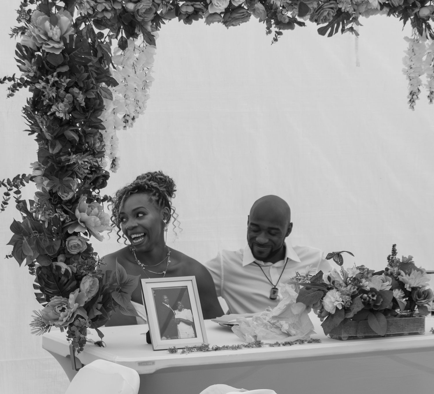 Candid wedding reception moment at Georgia backyard wedding, Kaylin Ross Photography