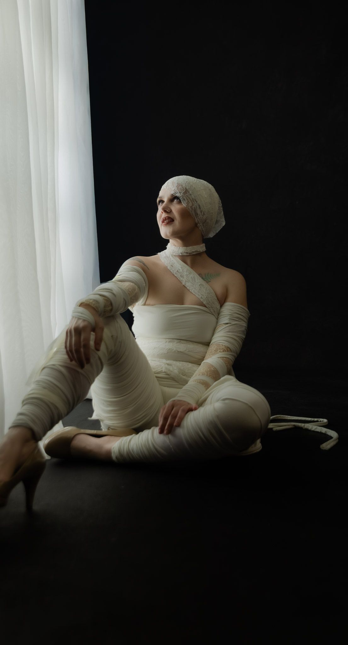 Spooky season creative photography session, styled editorial portraits by Kaylin Ross Photography