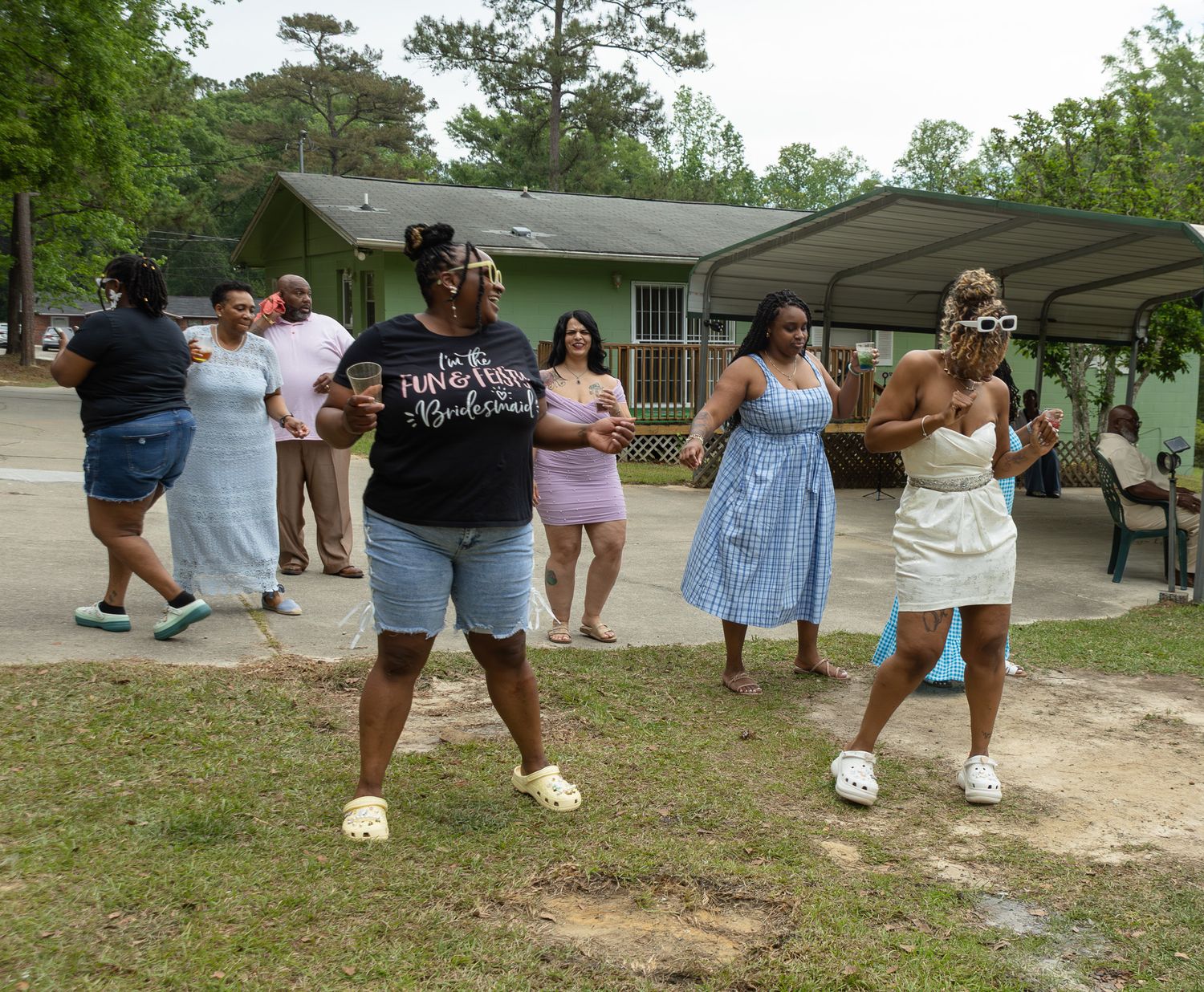 Candid wedding reception moment at Georgia backyard wedding, Kaylin Ross Photography