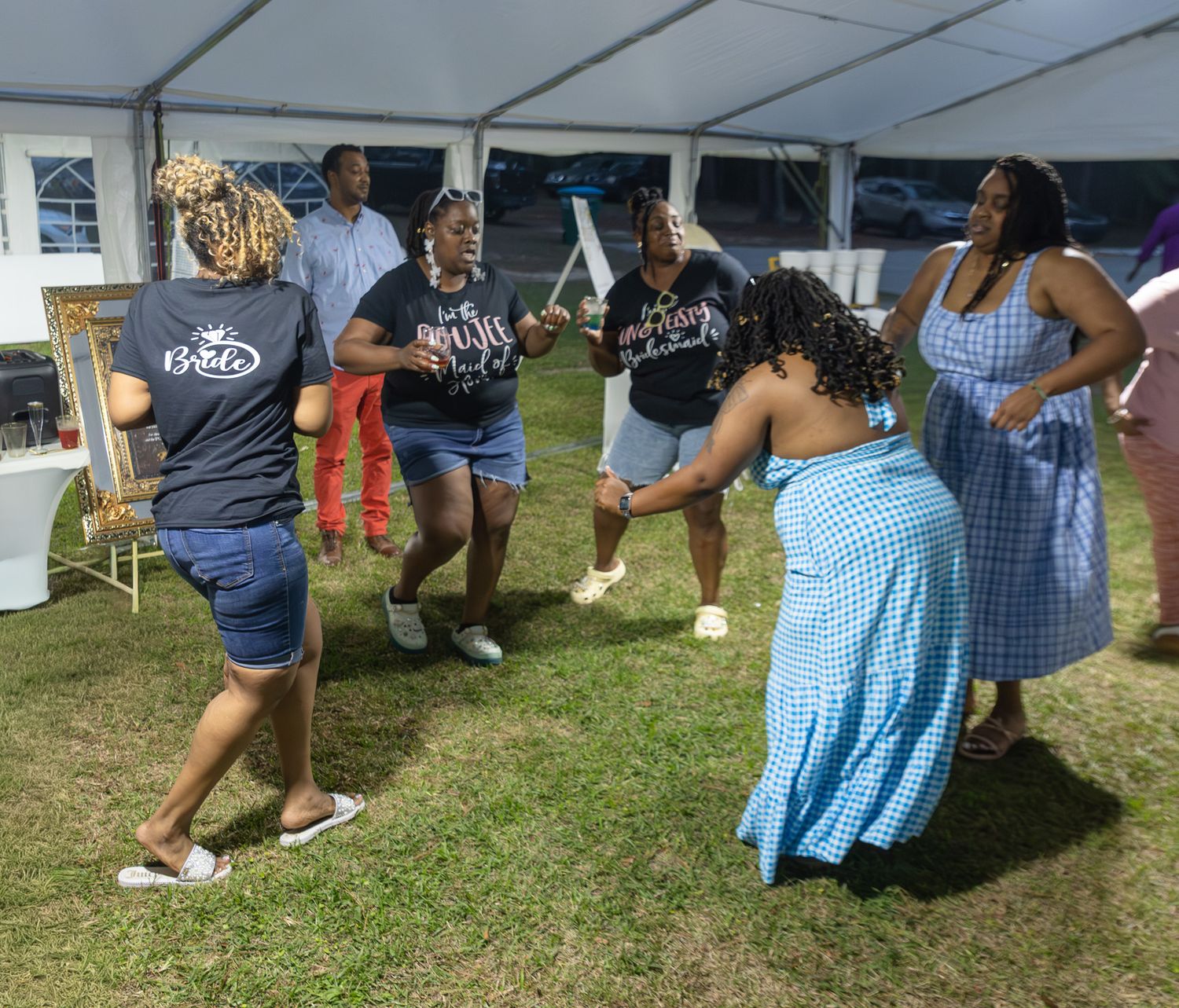 Candid wedding reception moment at Georgia backyard wedding, Kaylin Ross Photography