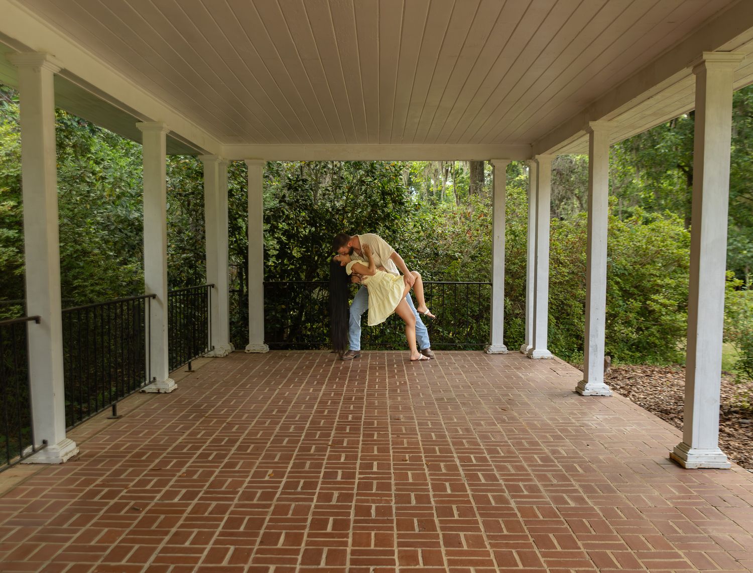 Couples portrait session at Alfred B. Maclay Gardens State Park, Tallahassee Florida, Kaylin Ross Photography