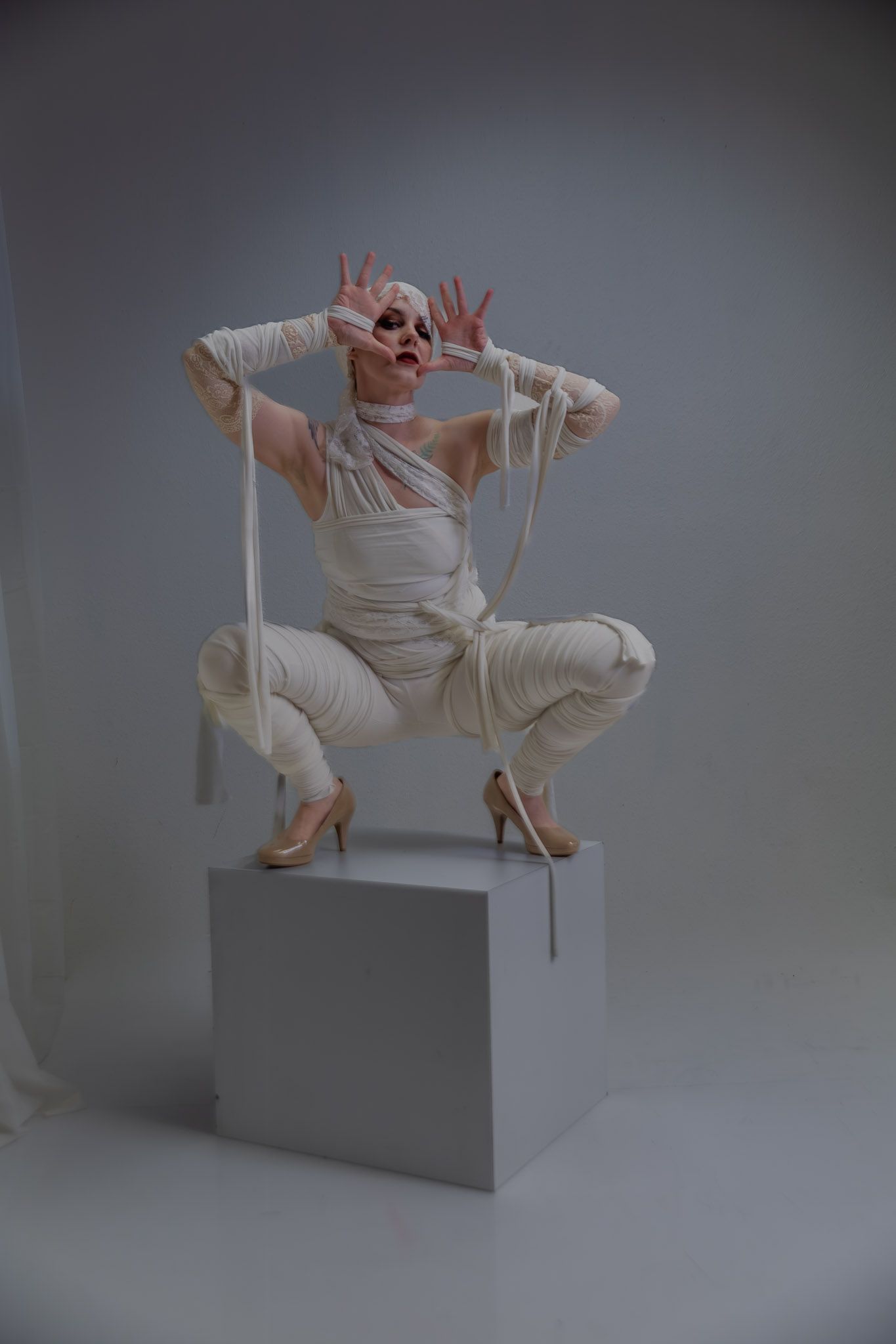 Spooky season creative photography session, styled editorial portraits by Kaylin Ross Photography